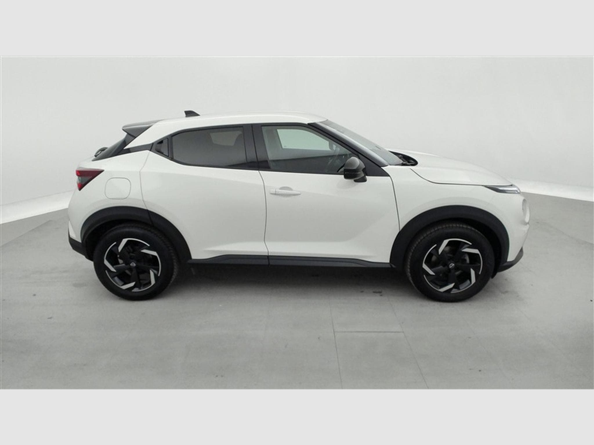Nissan Juke 1.6 HEV N-Connecta AMT (2023) - Foto 24