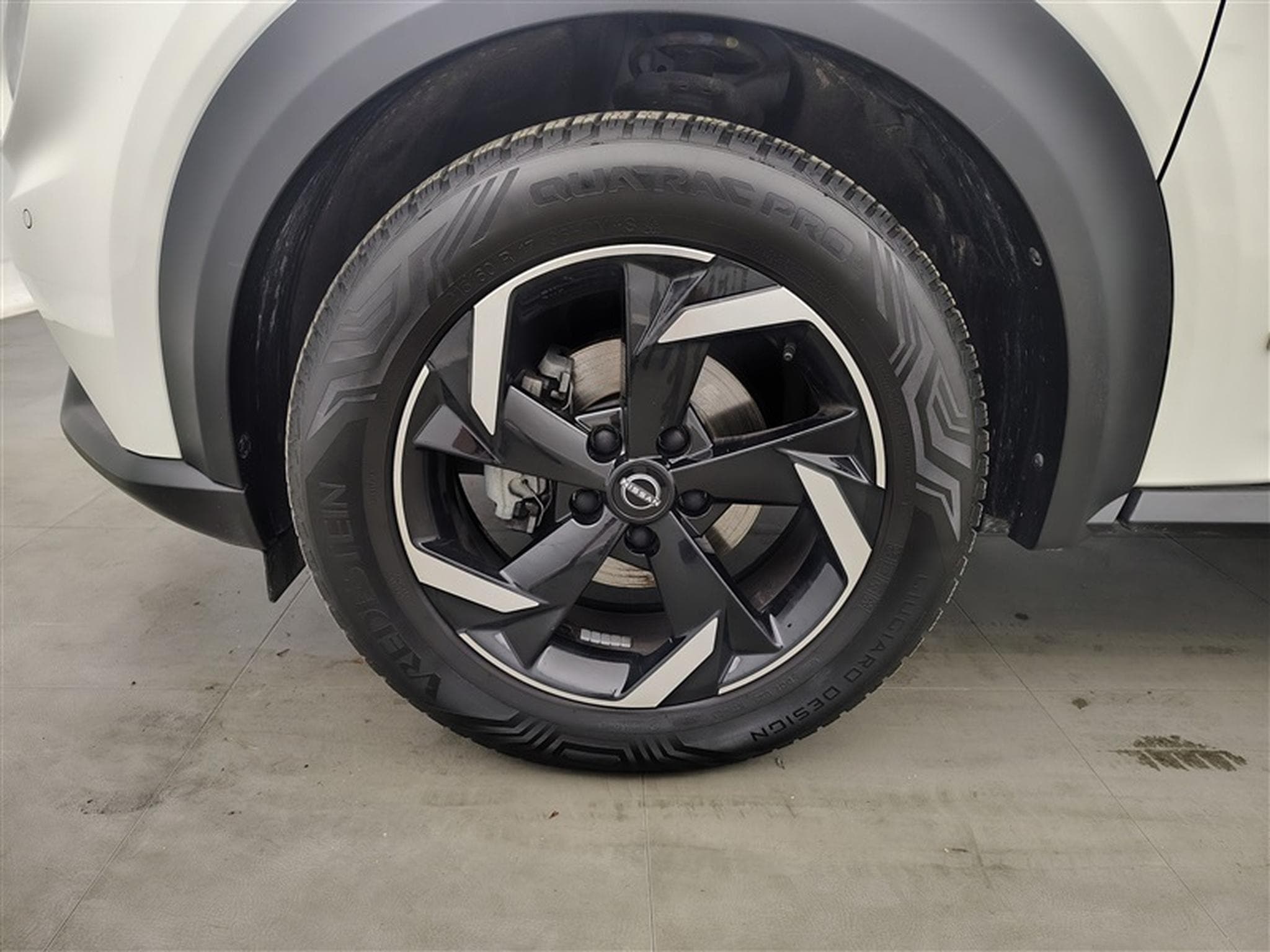 Nissan Juke 1.6 HEV N-Connecta AMT (2023) - Foto 6