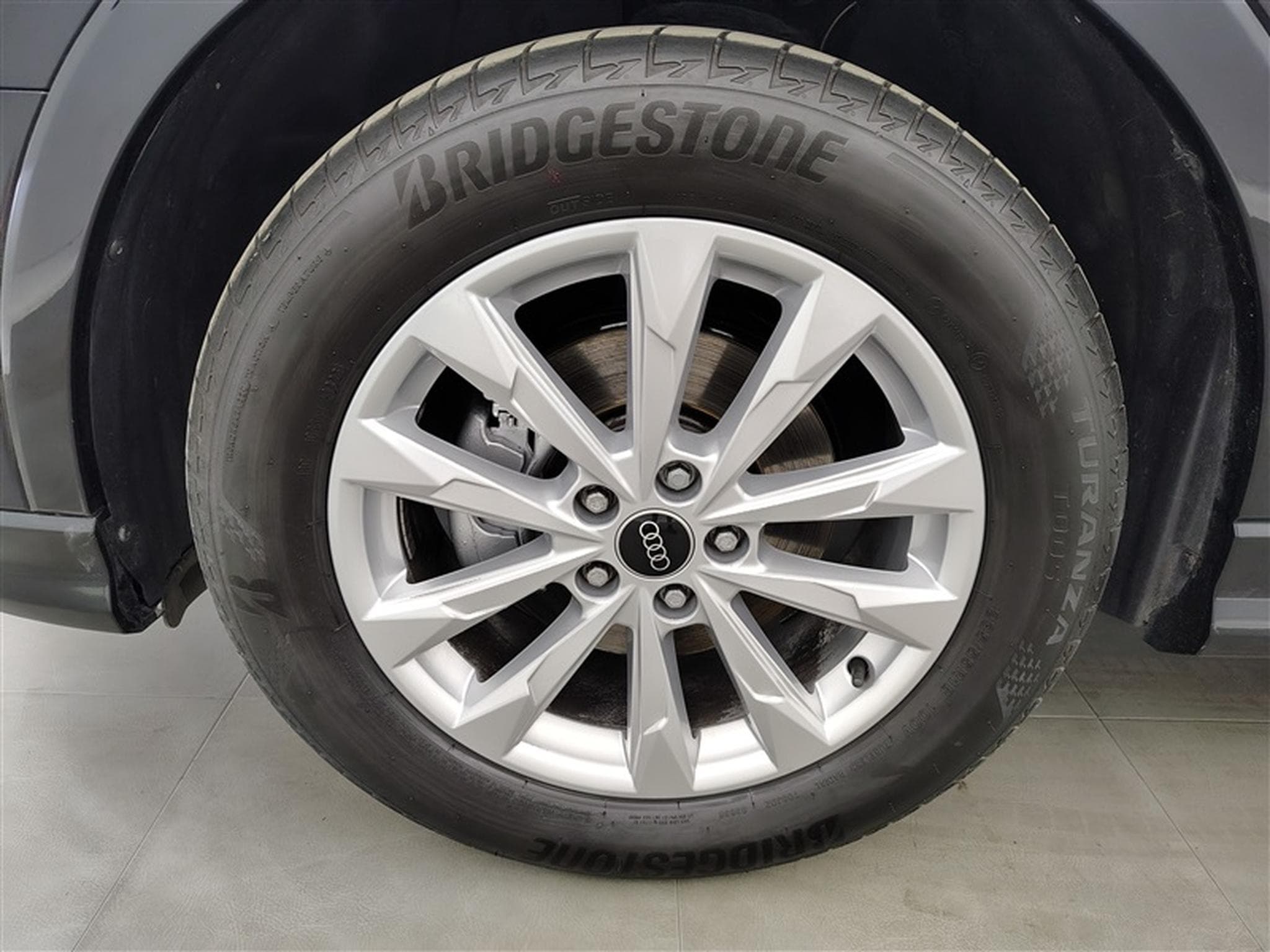 Audi Q3 35 TFSI 150cv S-Line NAVI / FULL LED / CUIR PARTIEL / JA 18" (2020) - Foto 6