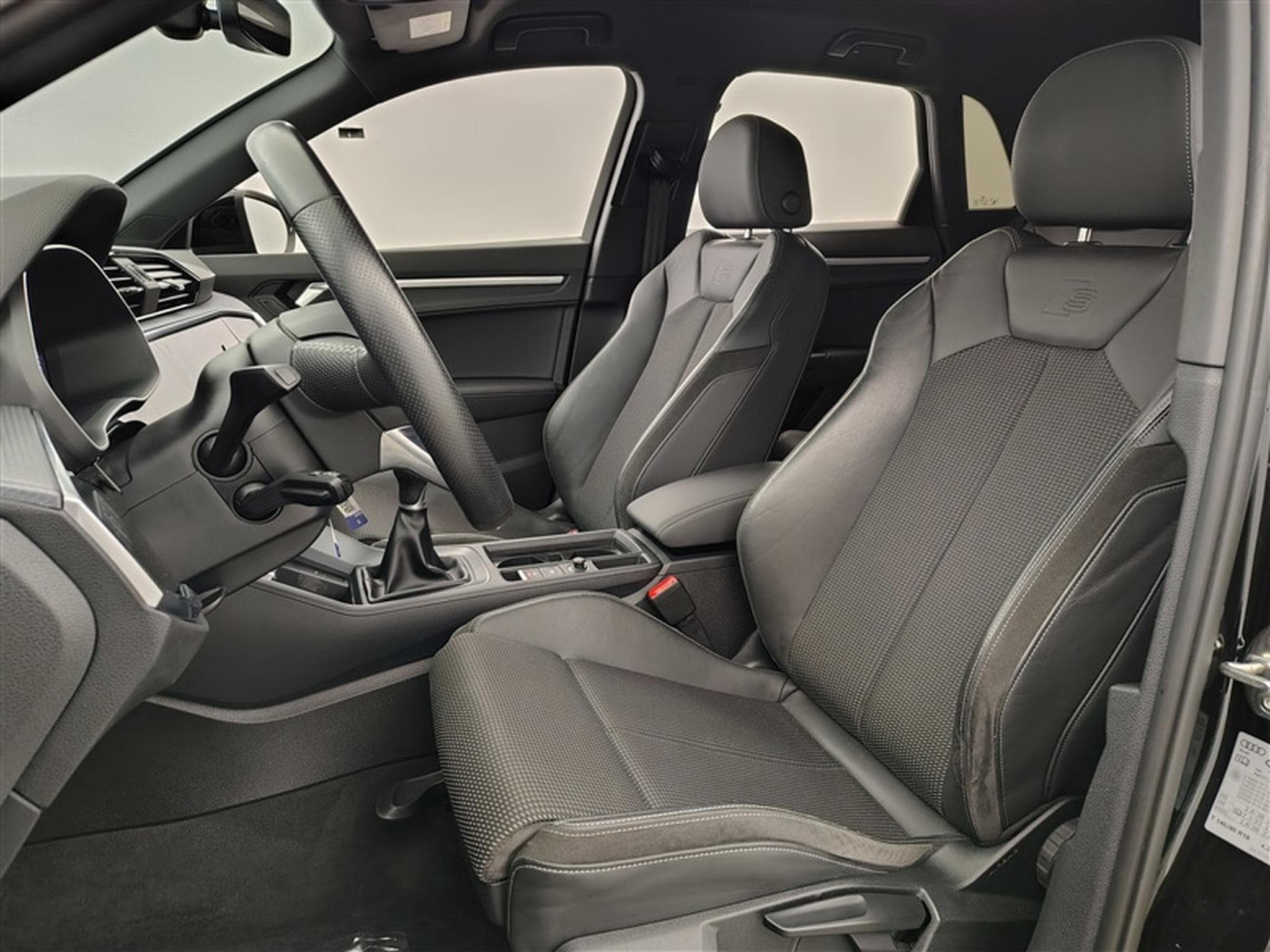 Audi Q3 35 TFSI 150cv S-Line NAVI / FULL LED / CUIR PARTIEL / JA 18" (2020) - Foto 7