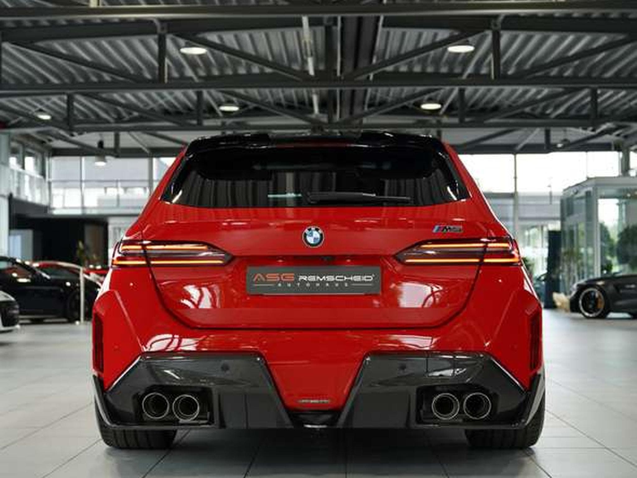 BMW M5 Touring 1.H *Carbon*Keramik*Grail*RossoCorsa (2025) - Foto 11