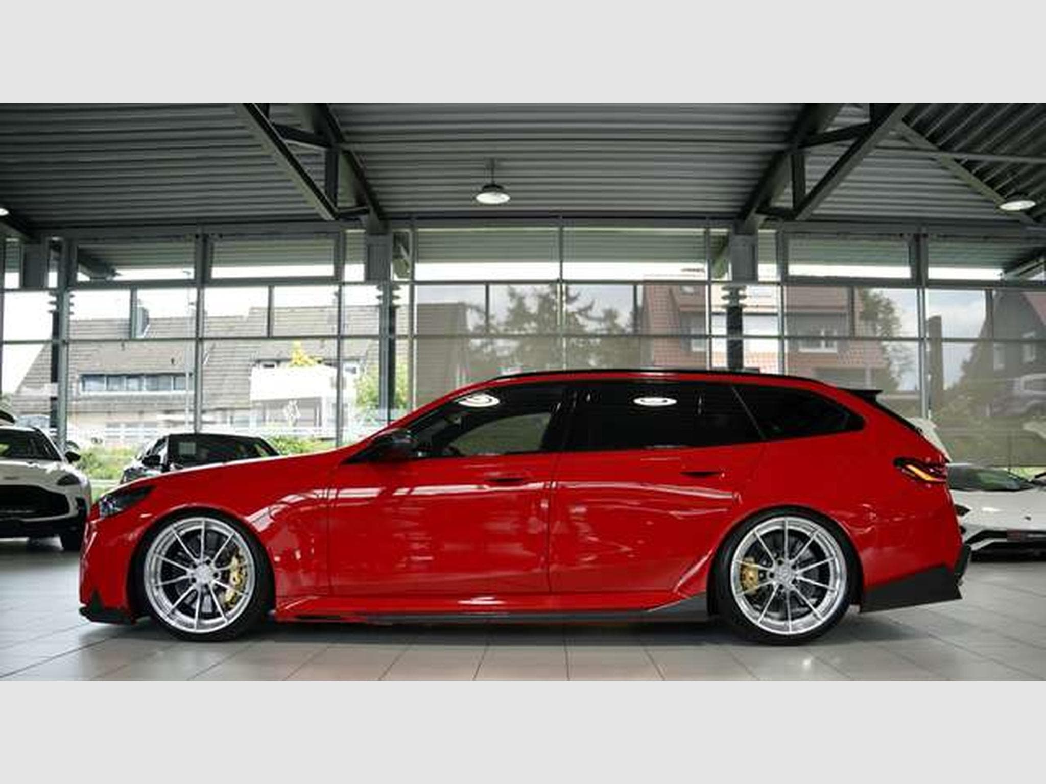 BMW M5 Touring 1.H *Carbon*Keramik*Grail*RossoCorsa (2025) - Foto 13