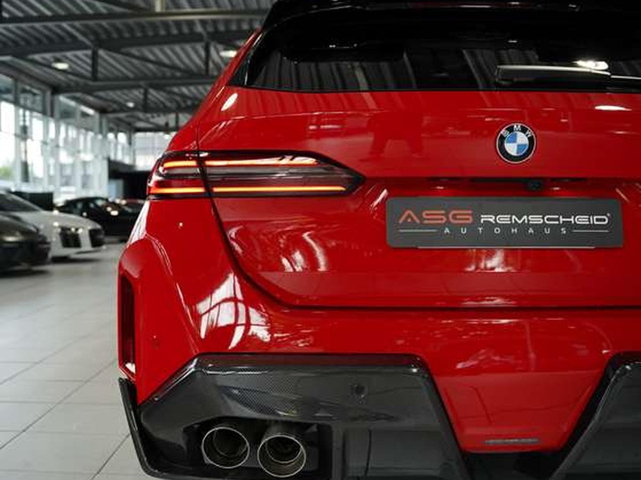 BMW M5 Touring 1.H *Carbon*Keramik*Grail*RossoCorsa (2025) - Foto 16