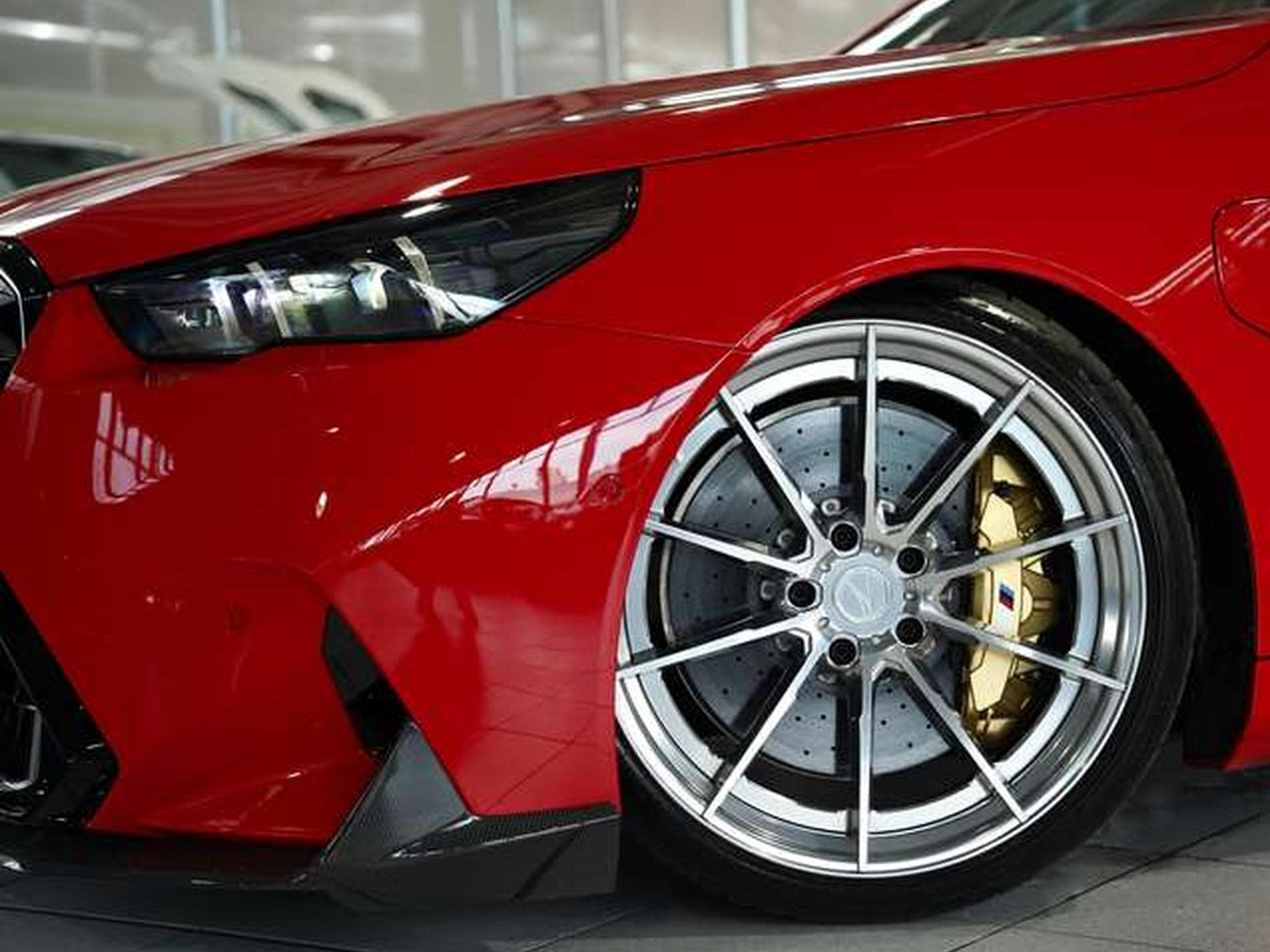 BMW M5 Touring 1.H *Carbon*Keramik*Grail*RossoCorsa (2025) - Foto 2