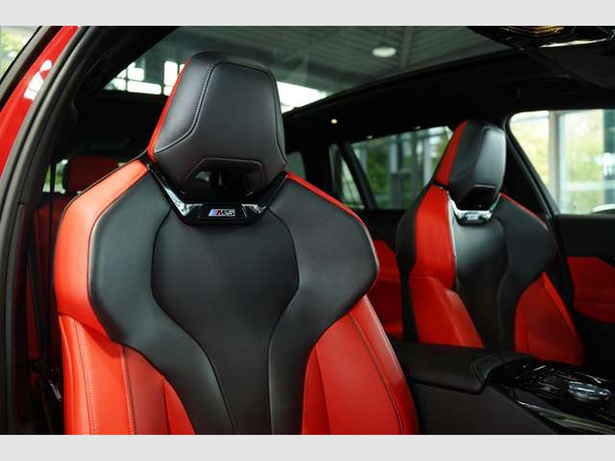 BMW M5 Touring 1.H *Carbon*Keramik*Grail*RossoCorsa (2025) - Foto 25