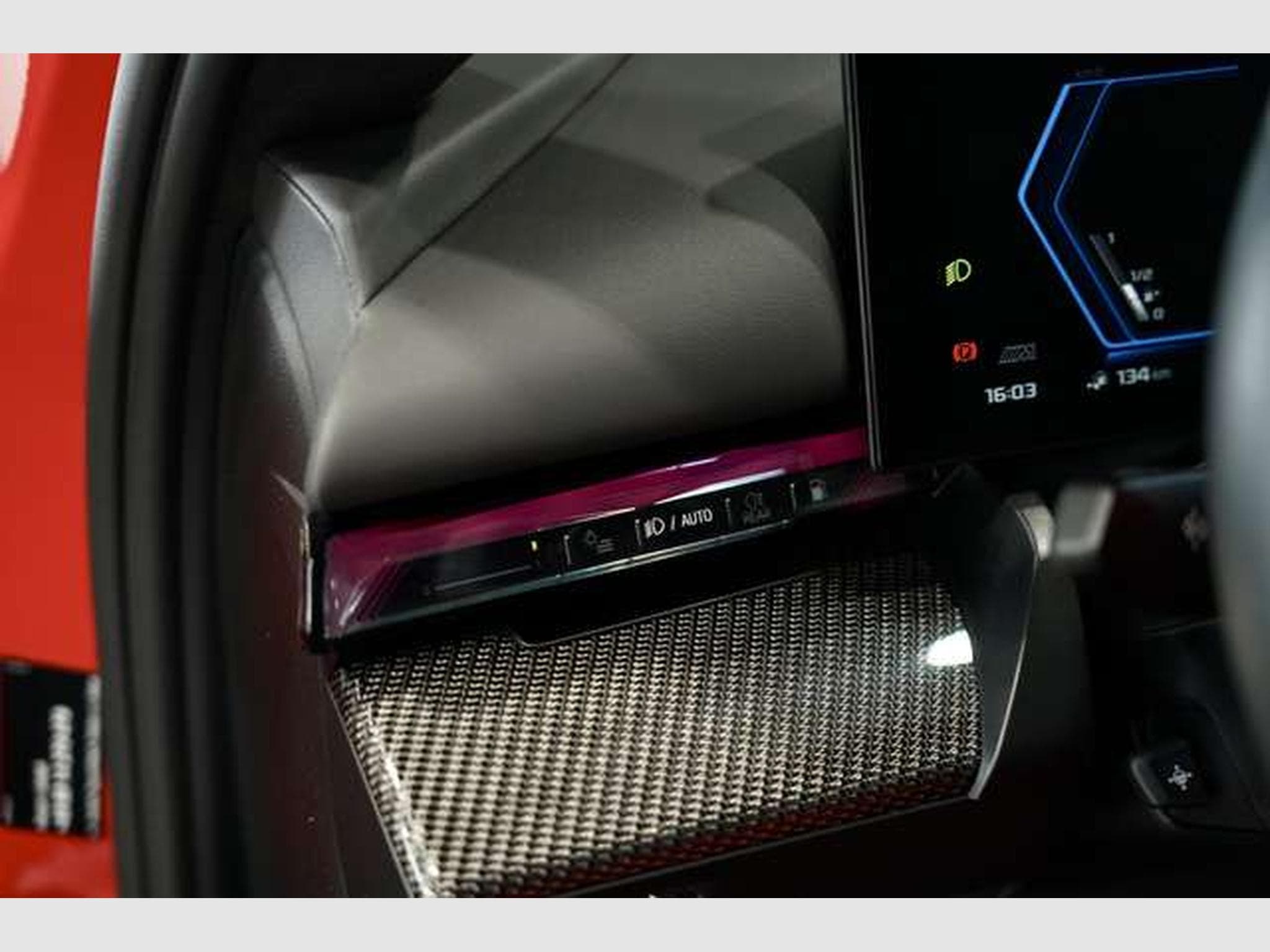 BMW M5 Touring 1.H *Carbon*Keramik*Grail*RossoCorsa (2025) - Foto 34
