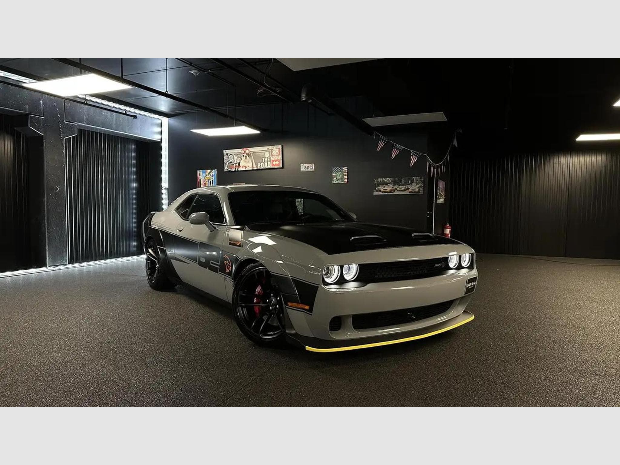 Dodge Challenger (2022) - Photo 1