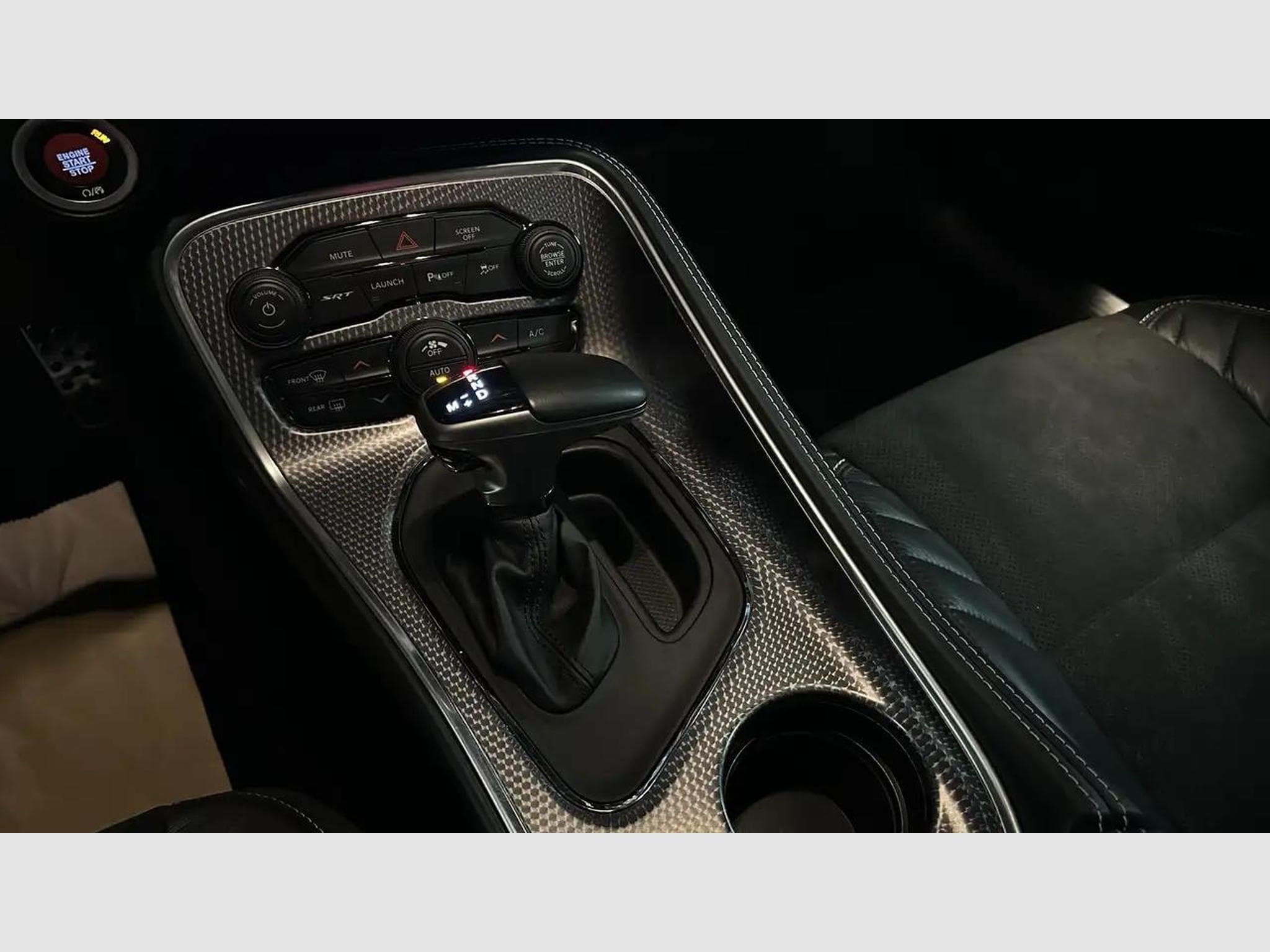 Dodge Challenger (2022) - Photo 15