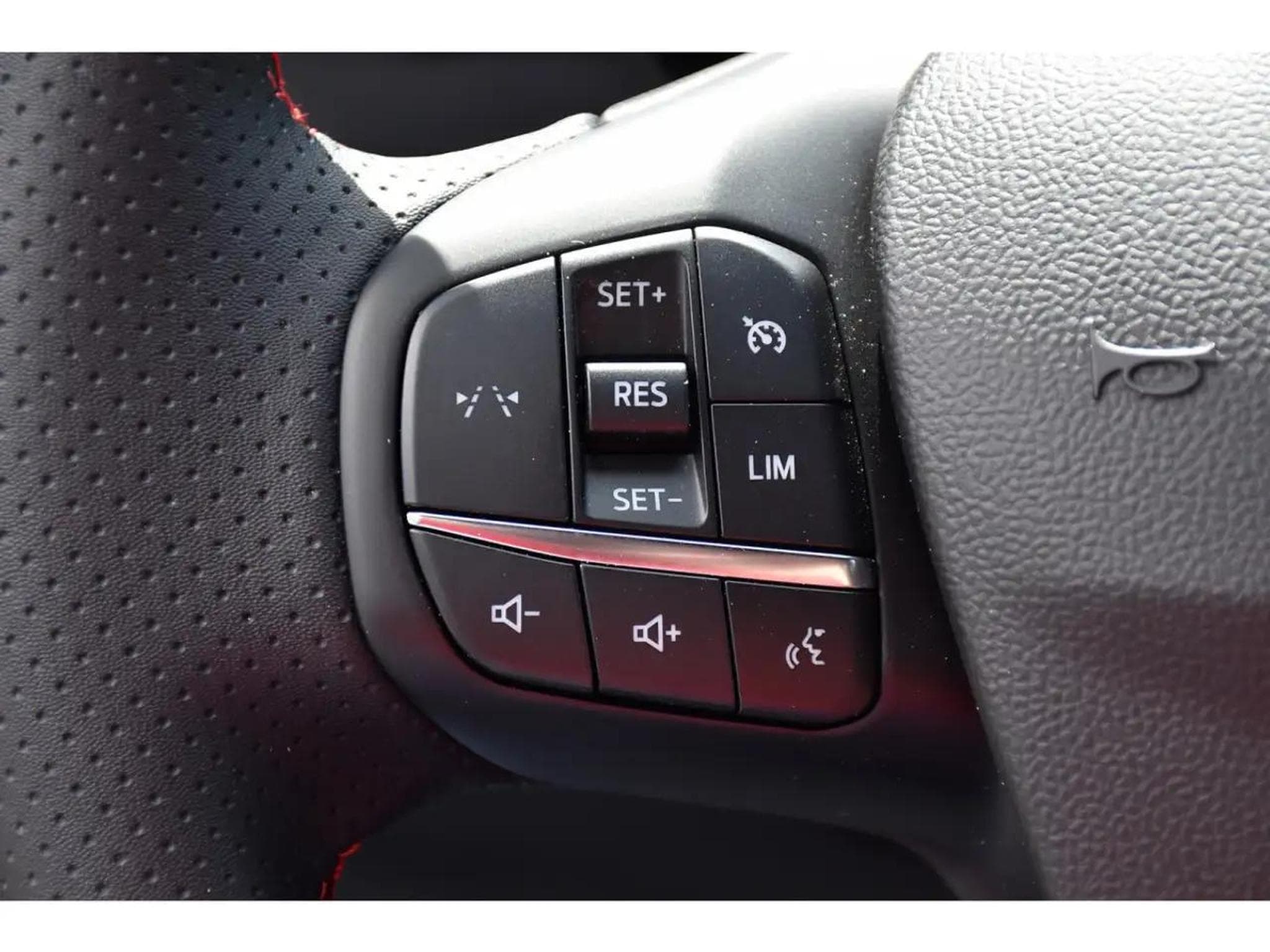 Ford Kuga (2025) - Foto 19