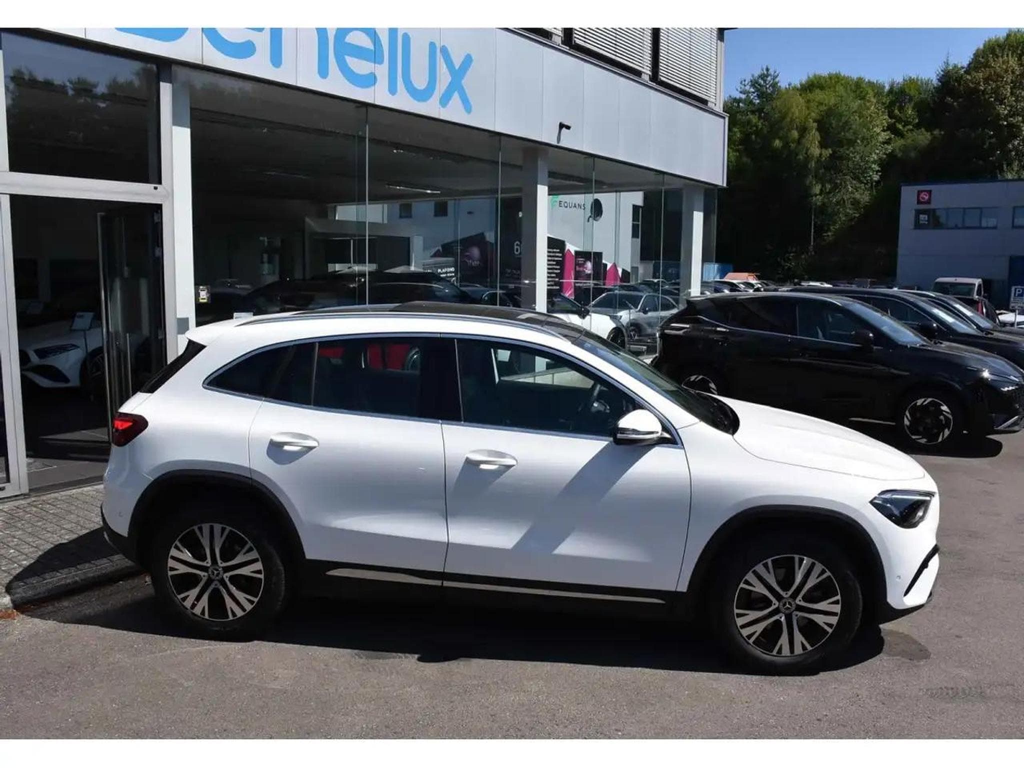 Mercedes GLA 200 (2024) - Photo 3