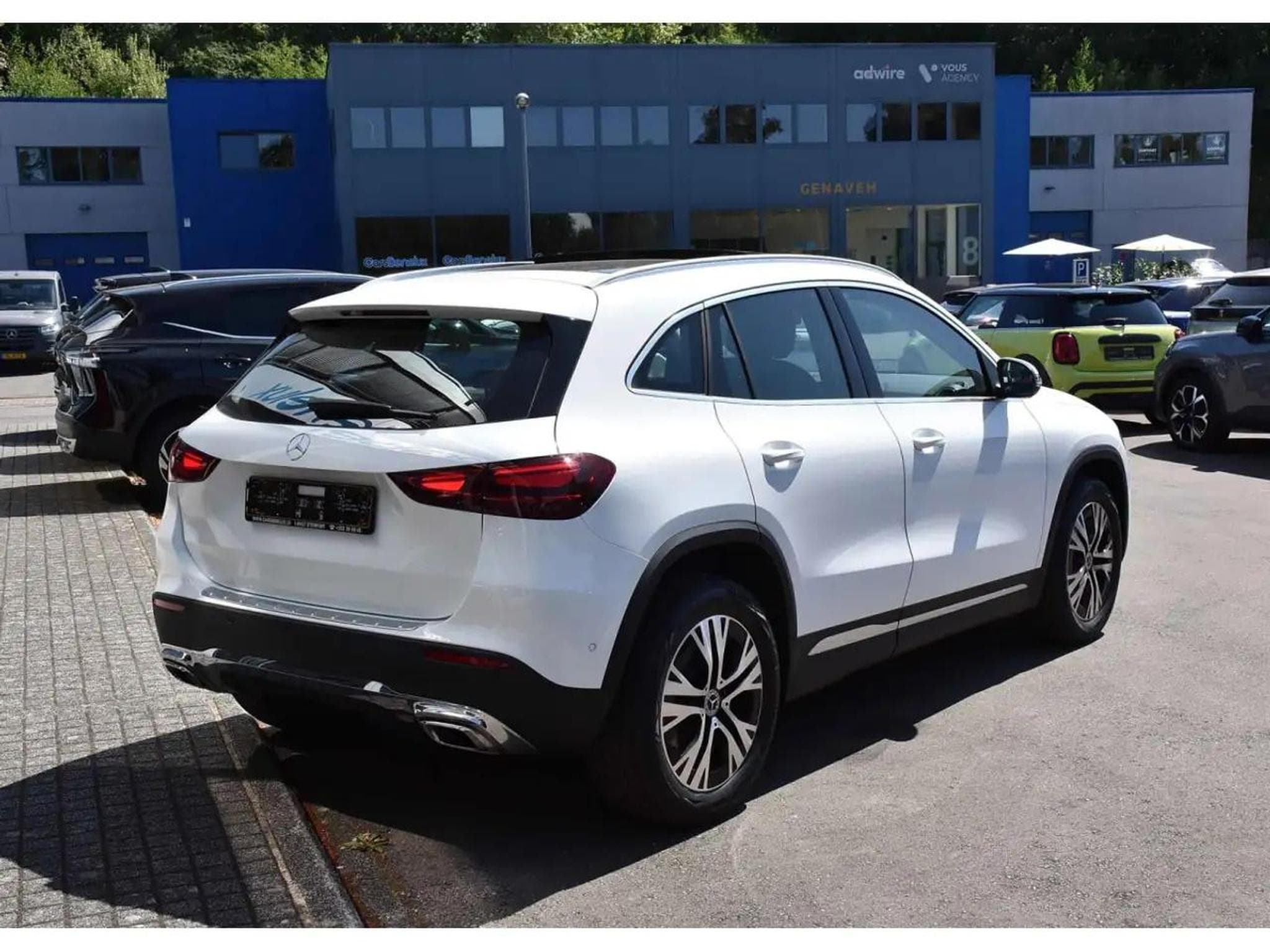 Mercedes GLA 200 (2024) - Photo 4