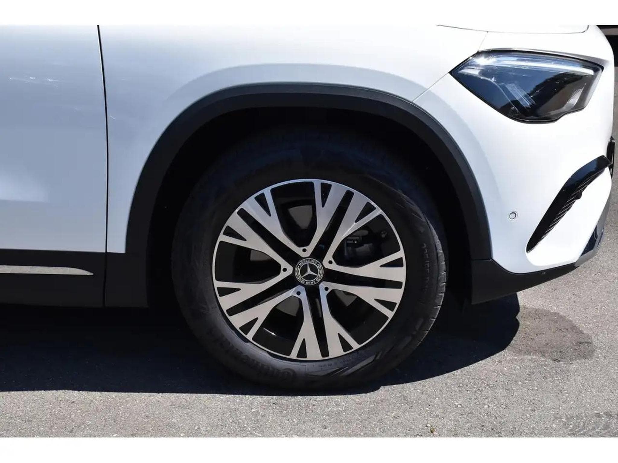 Mercedes GLA 200 (2024) - Photo 5