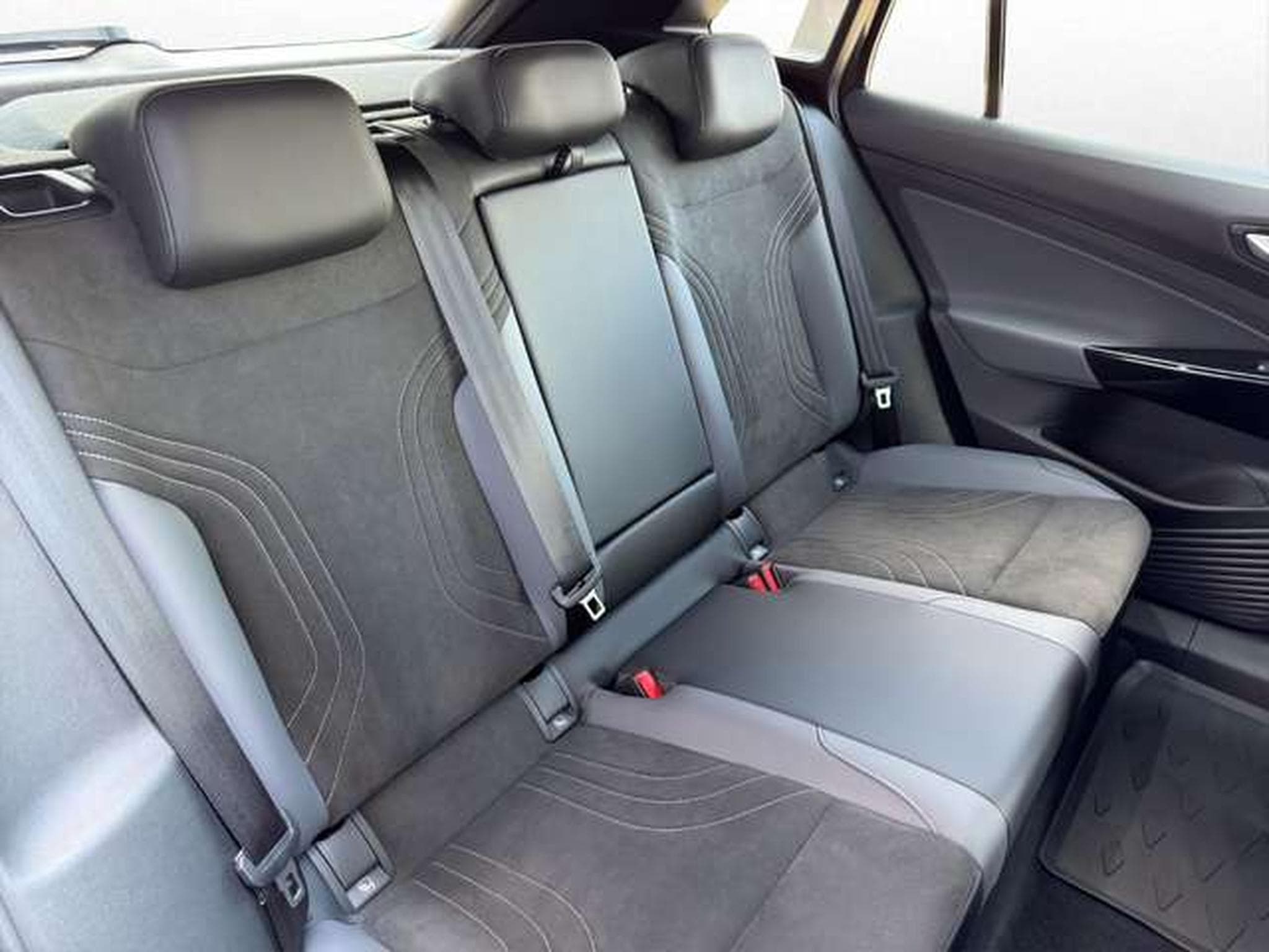 VW ID.4 Pro 210 kW pro/Design-P/AHK/SHZ/FHZ/Matrix (2024) - Photo 19
