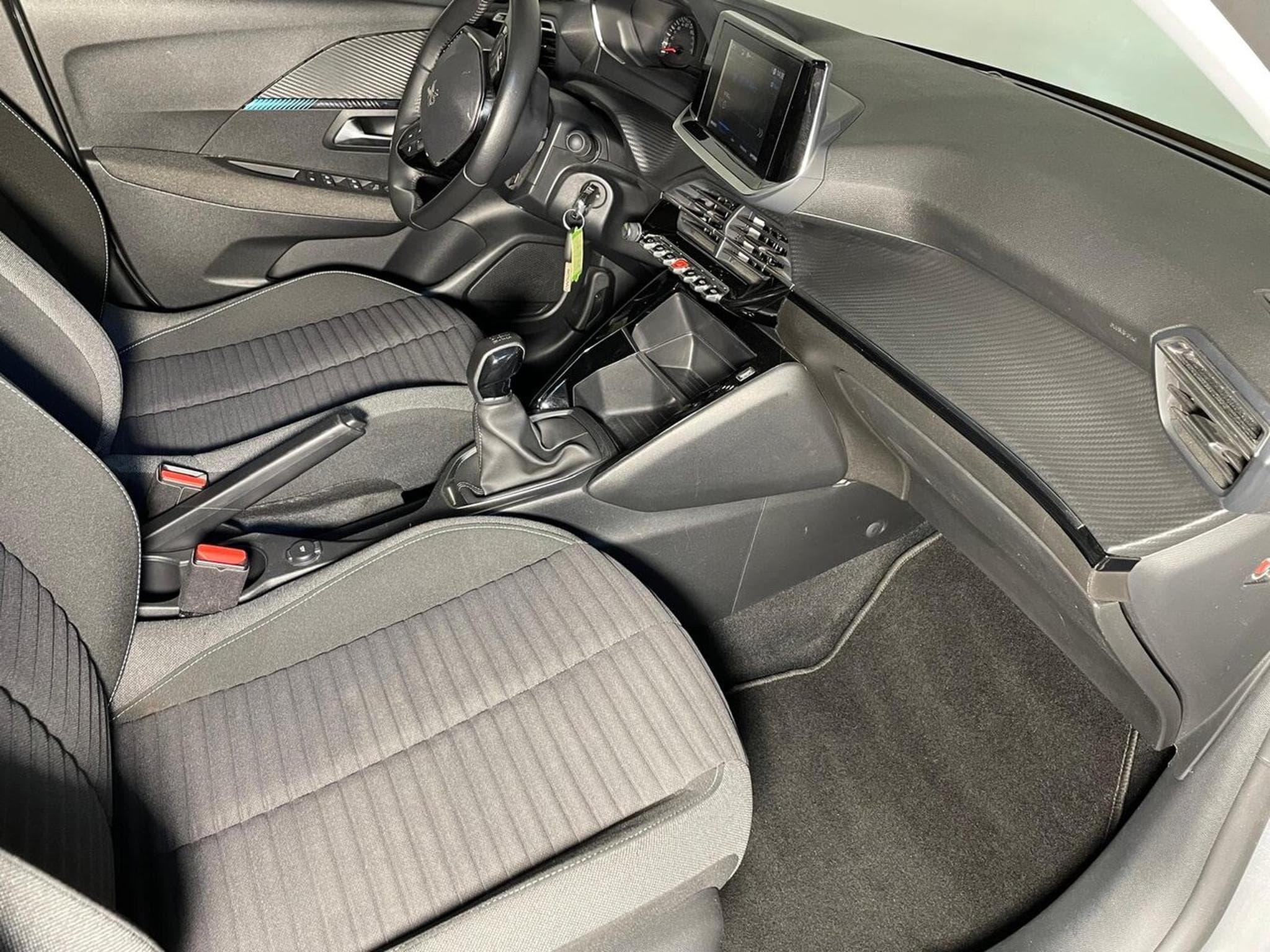 Peugeot 208 1.2 ESSENCE 75 CV STYLE CARPLAY 5P (2023) - Photo 10