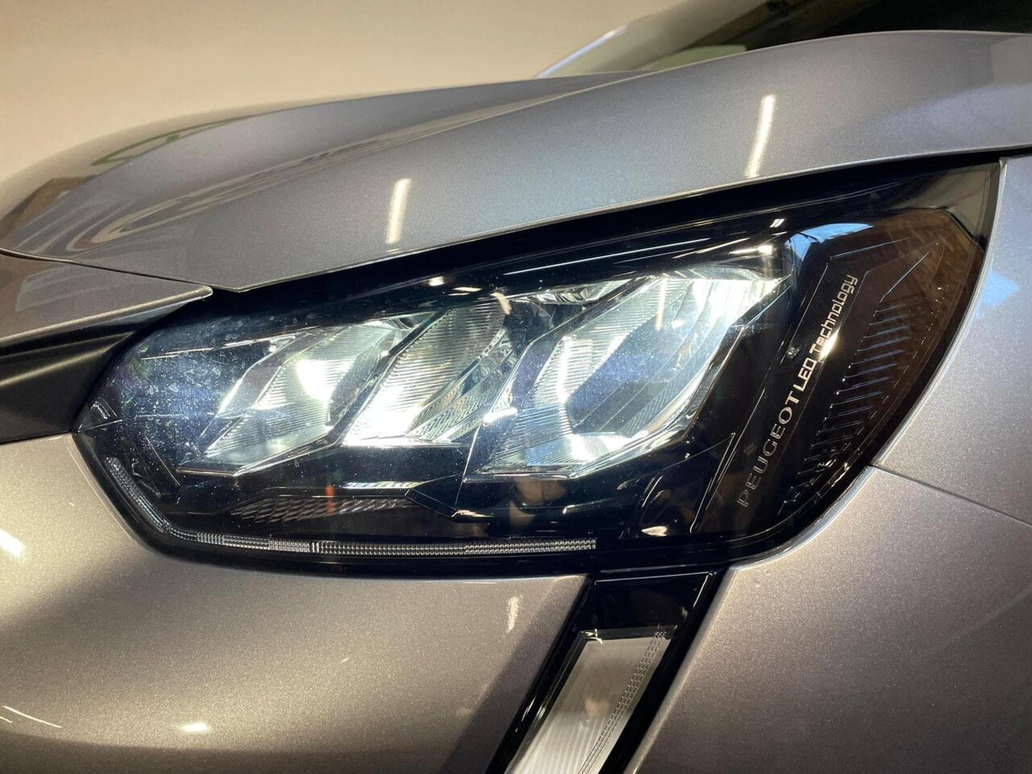 Peugeot 208 1.2 ESSENCE 75 CV STYLE CARPLAY 5P (2023) - Photo 15