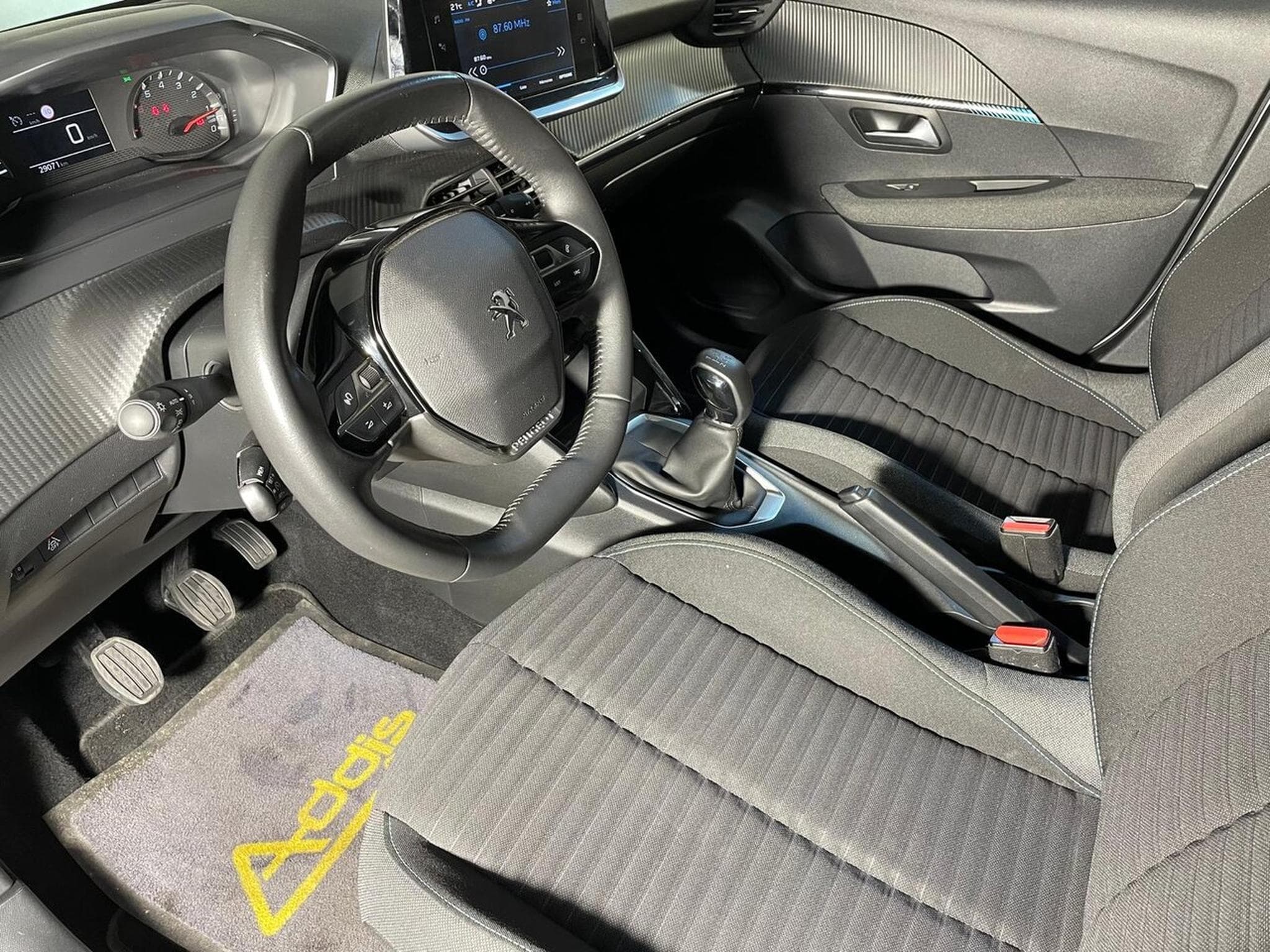 Peugeot 208 1.2 ESSENCE 75 CV STYLE CARPLAY 5P (2023) - Photo 9