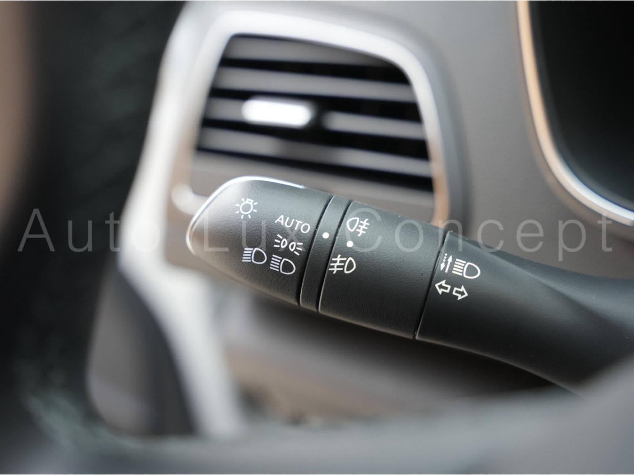 Renault Megane 1.5 dCi 115 EDC7 Equilibre (2024) - Foto 16