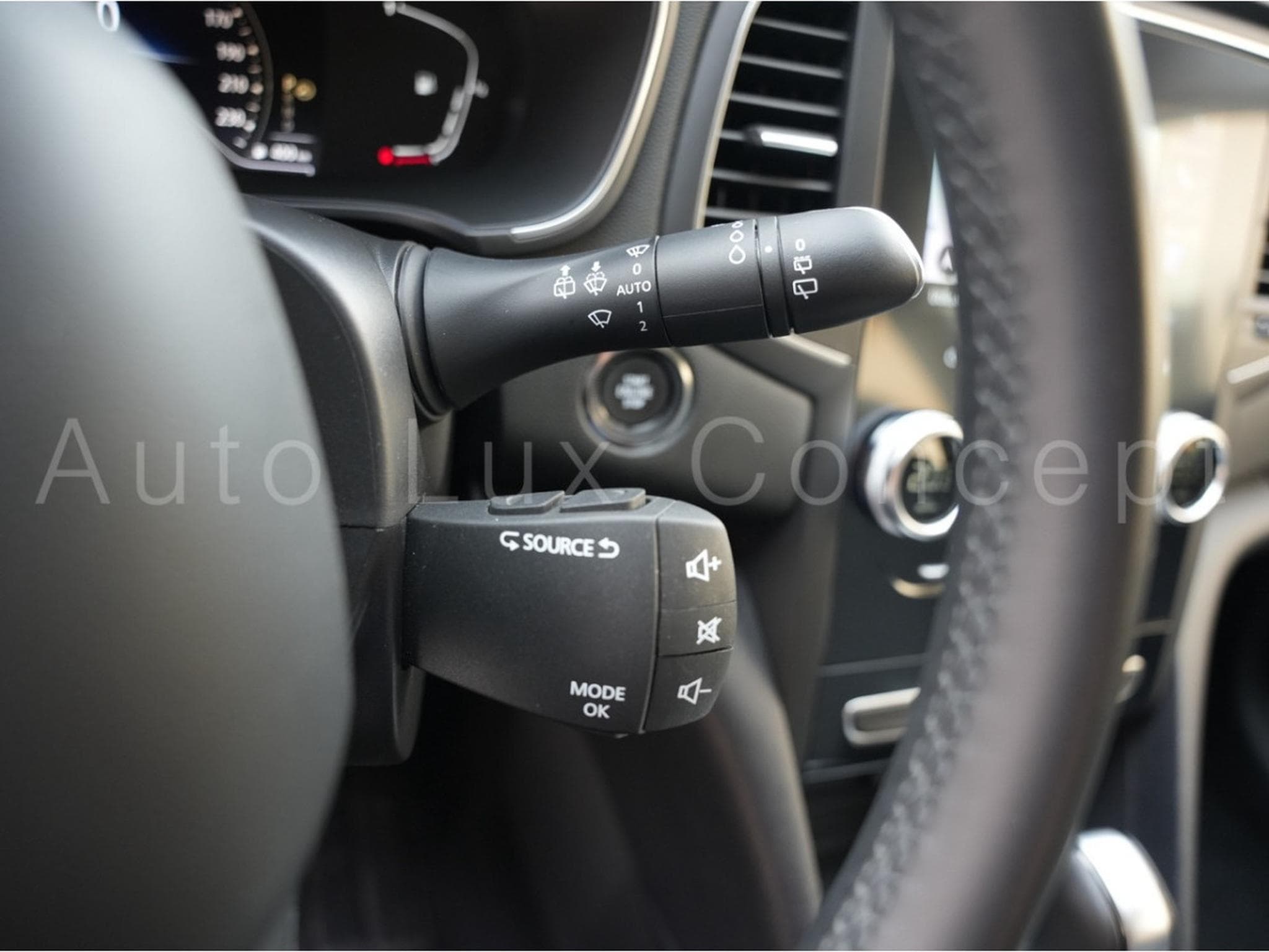 Renault Megane 1.5 dCi 115 EDC7 Equilibre (2024) - Foto 19