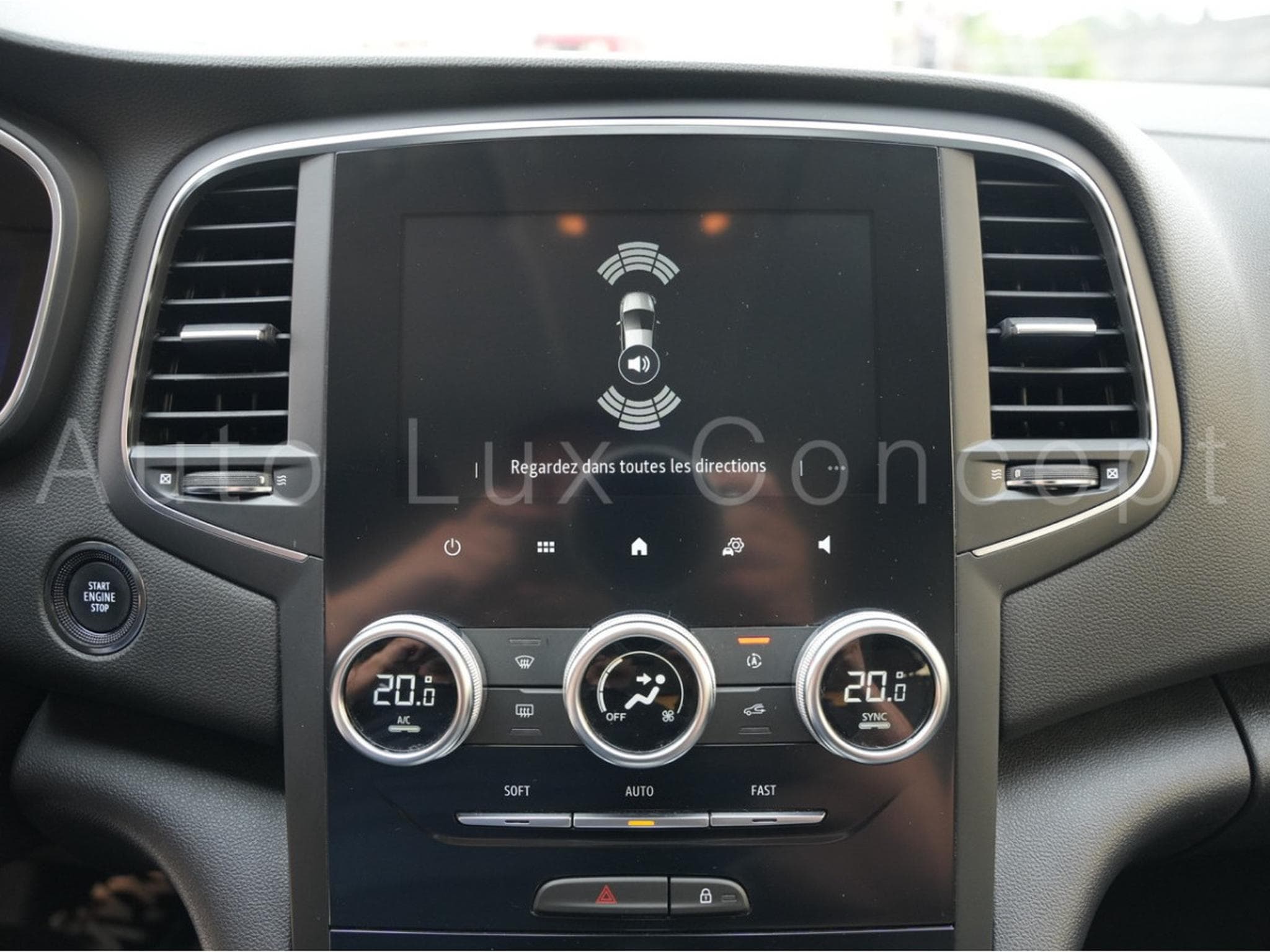 Renault Megane 1.5 dCi 115 EDC7 Equilibre (2024) - Foto 20