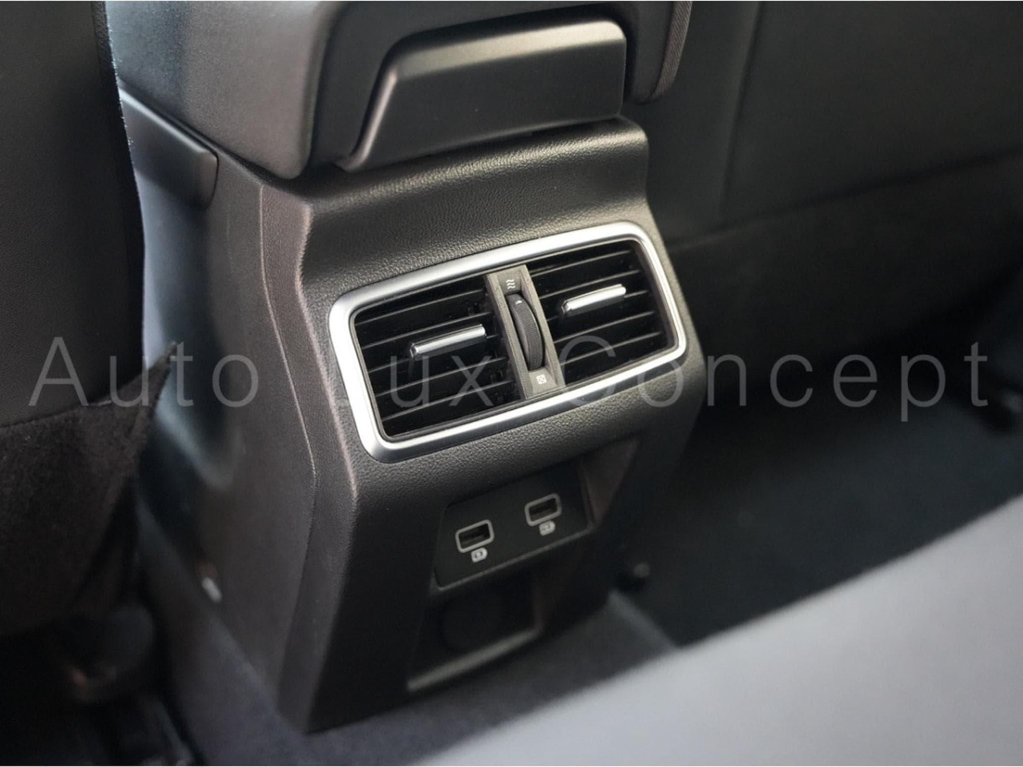 Renault Megane 1.5 dCi 115 EDC7 Equilibre (2024) - Foto 23