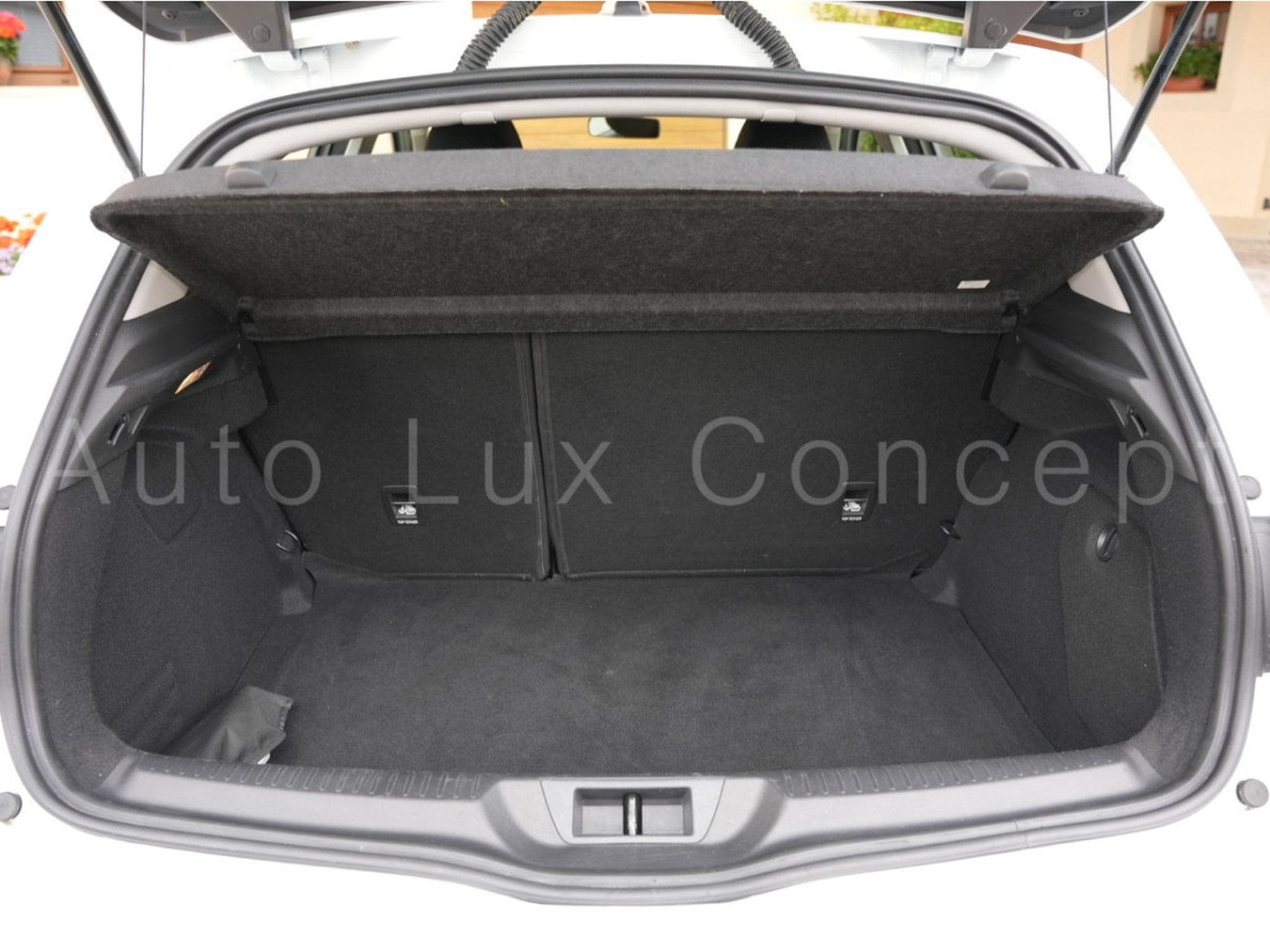 Renault Megane 1.5 dCi 115 EDC7 Equilibre (2024) - Foto 24