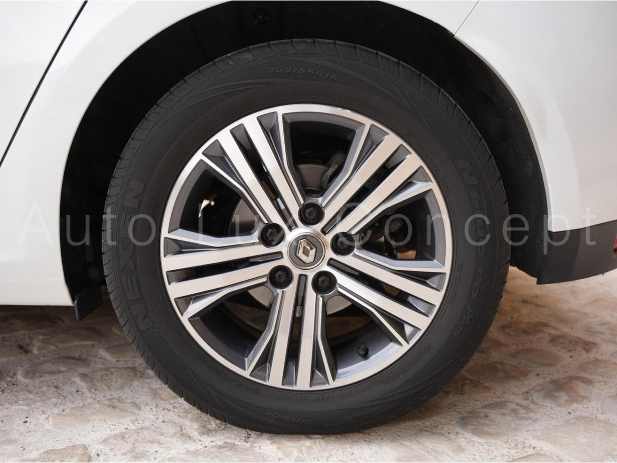 Renault Megane 1.5 dCi 115 EDC7 Equilibre (2024) - Foto 26