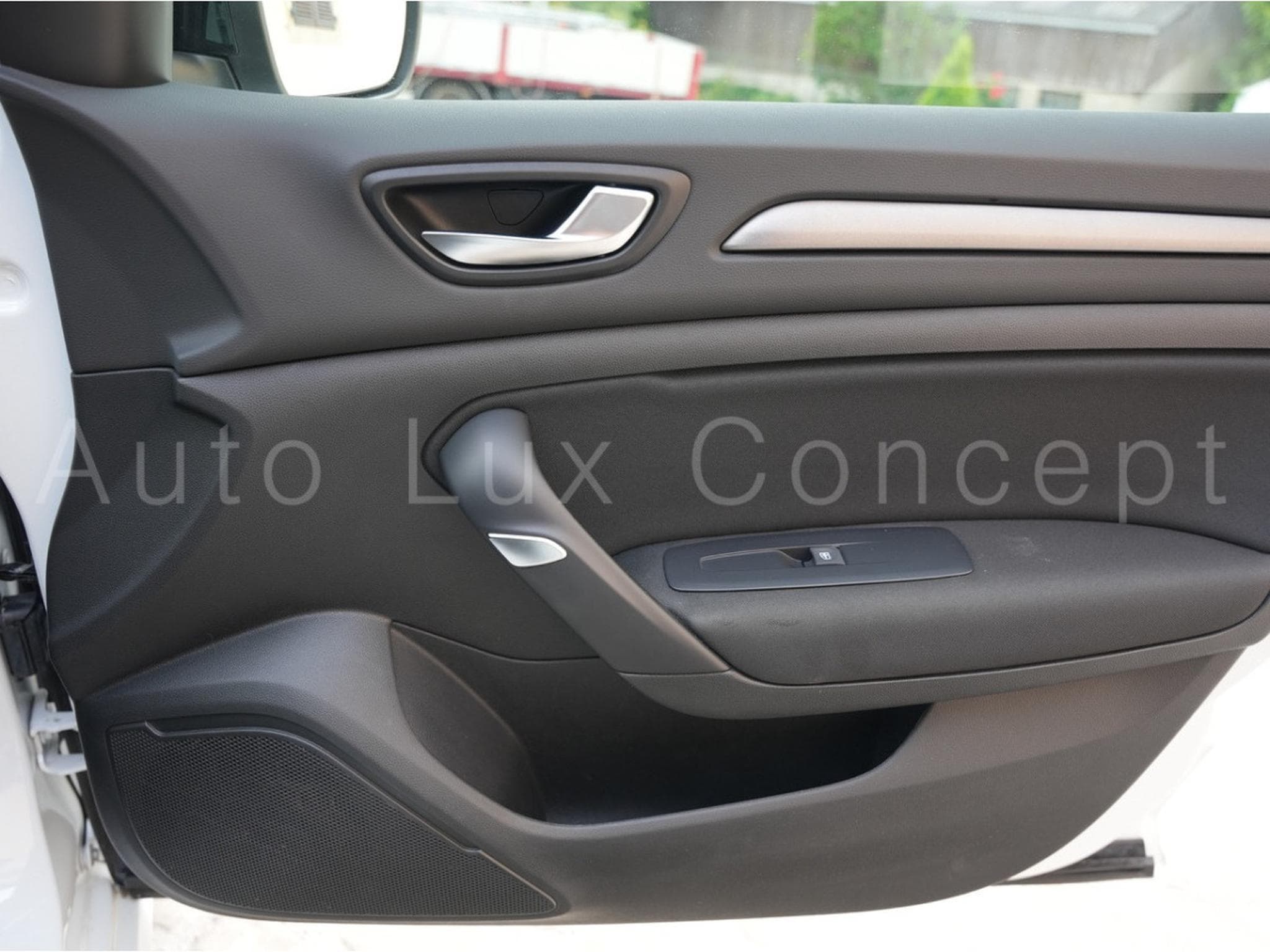 Renault Megane 1.5 dCi 115 EDC7 Equilibre (2024) - Foto 29