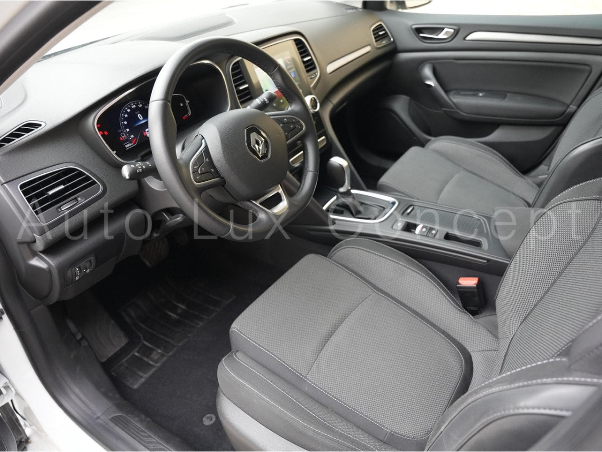 Renault Megane 1.5 dCi 115 EDC7 Equilibre (2024) - Foto 5