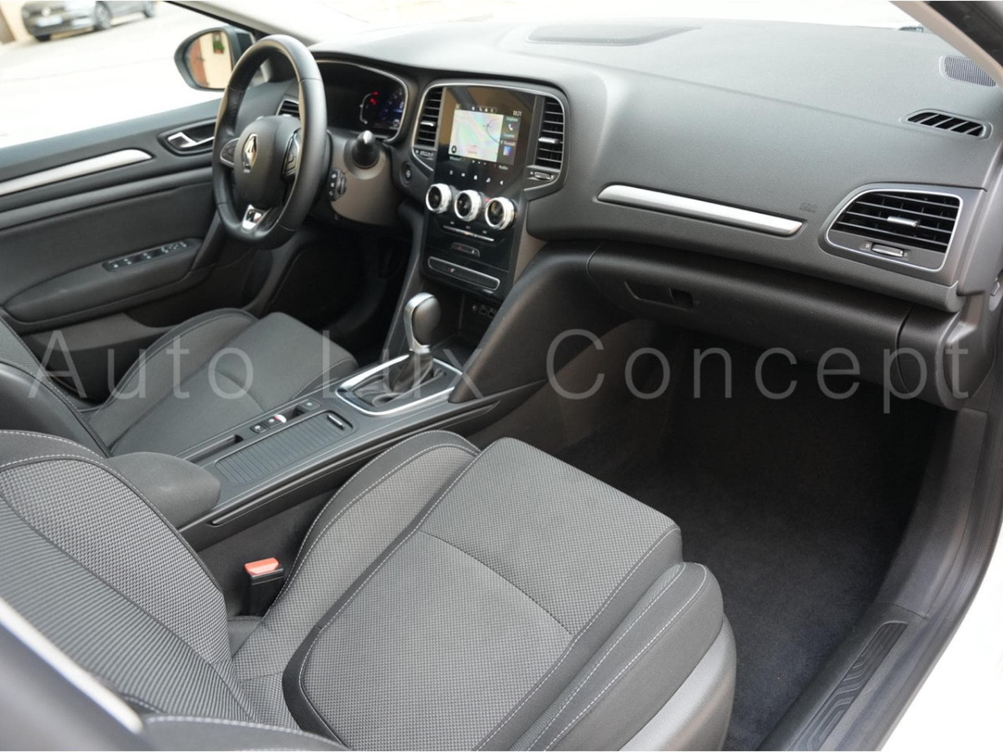 Renault Megane 1.5 dCi 115 EDC7 Equilibre (2024) - Foto 6