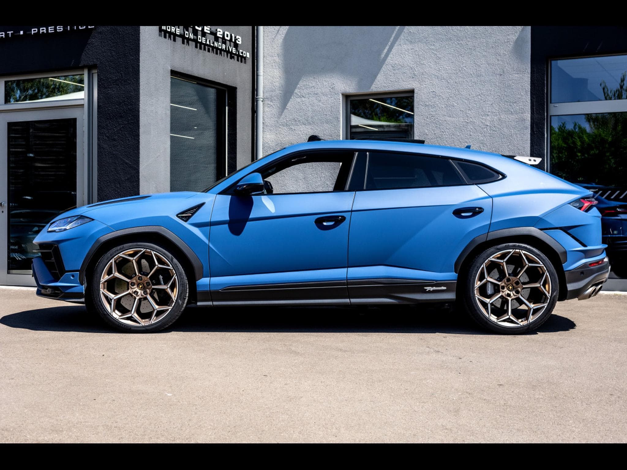 Lamborghini Urus PERFORMANTE 4.0 V8 666 CH – BLU GRIFO MATT – AD PERSONAM – A (2025) - Foto 2