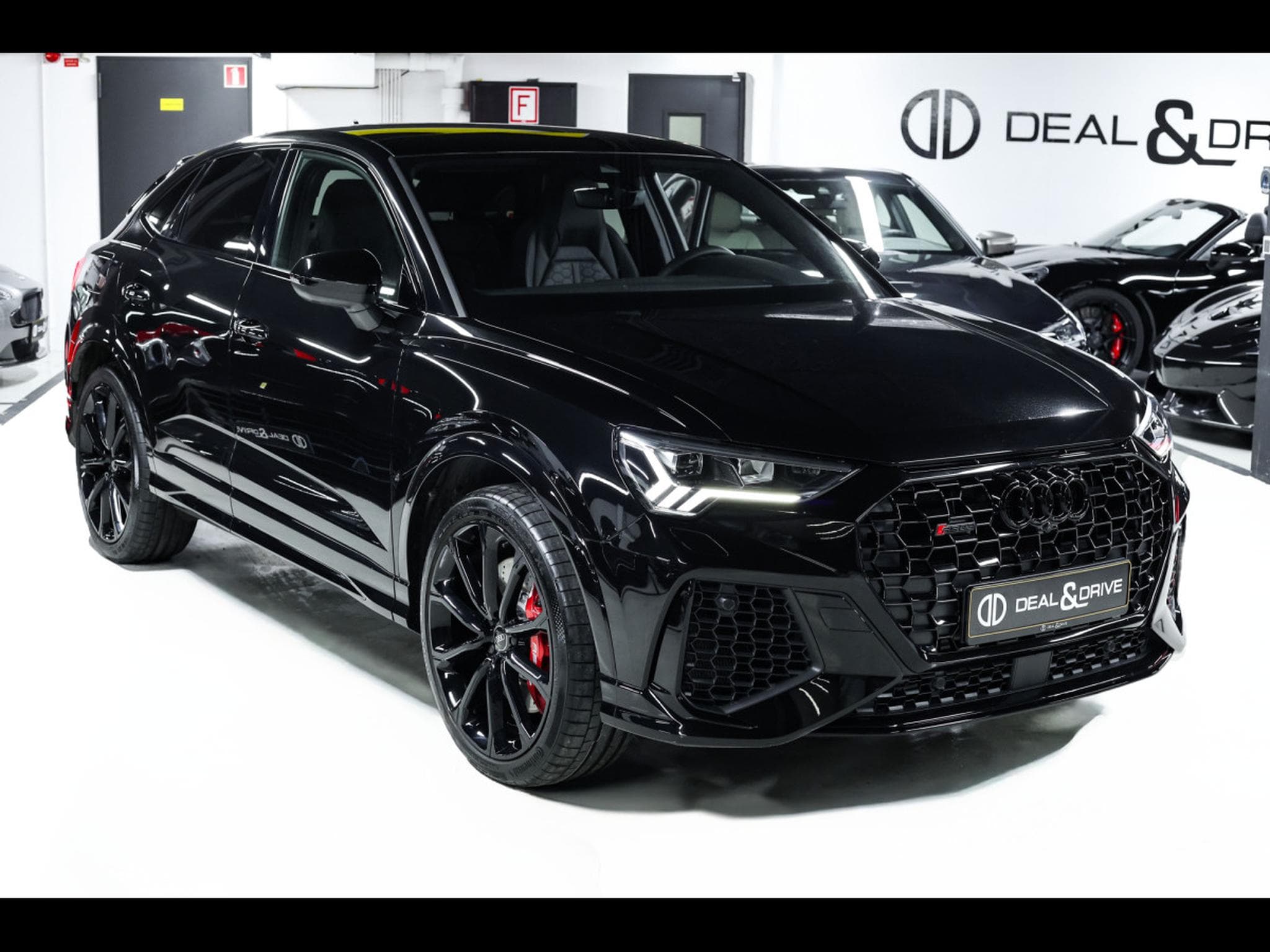 Audi RSQ3 SPORTBACK 2.5 TFSI QUATTRO S-TRONIC - PACK DESIGN NOIR - WAR (2023) - Foto 5