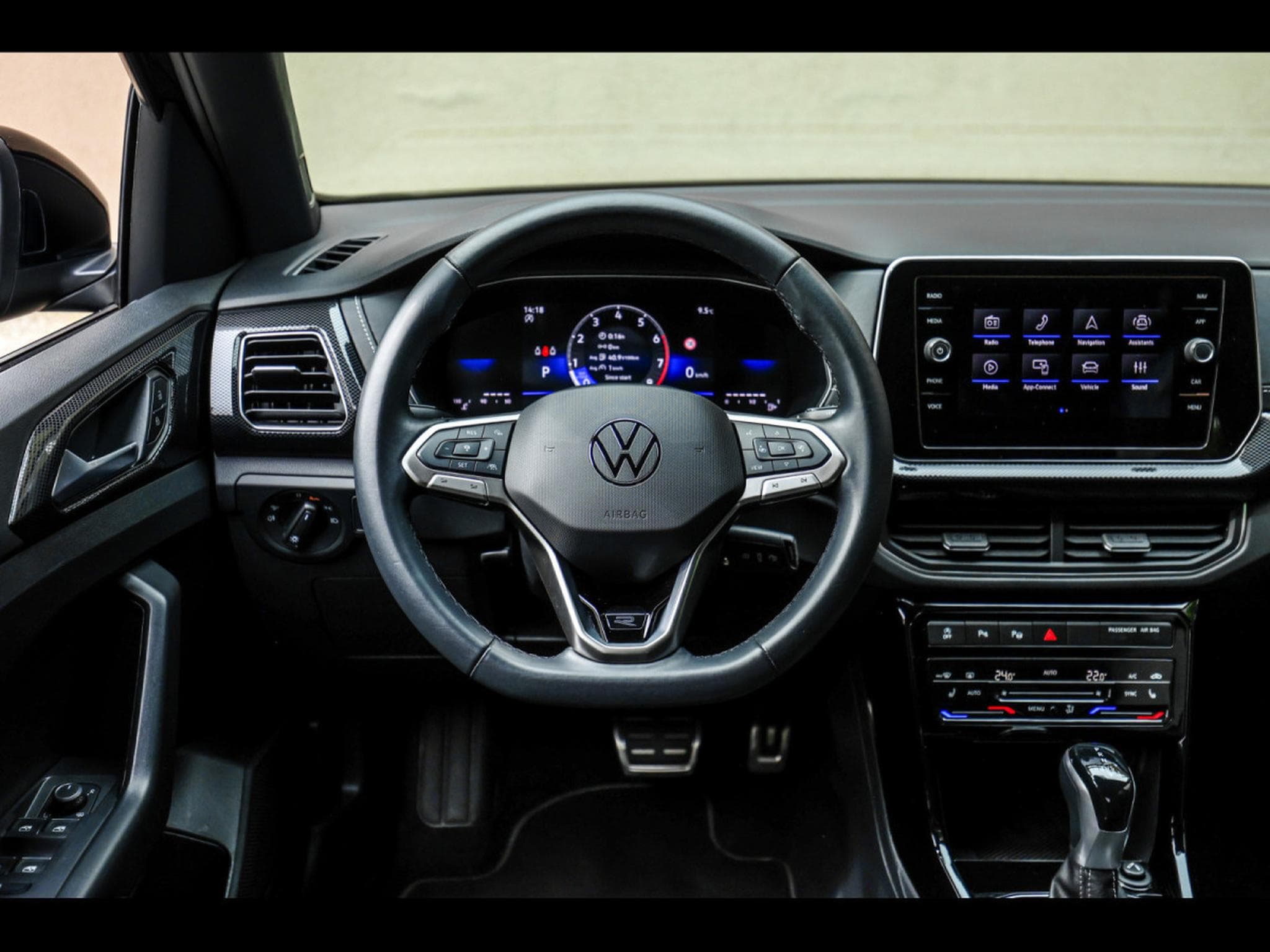 VW T-Cross 1.5 TSI 150 DSG R-LINE (2024) - Foto 12