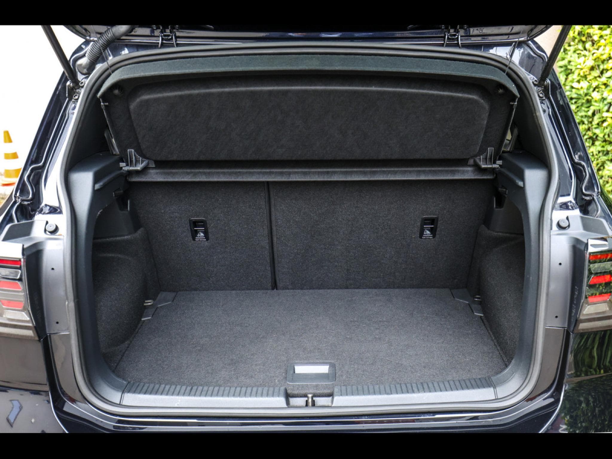VW T-Cross 1.5 TSI 150 DSG R-LINE (2024) - Foto 15