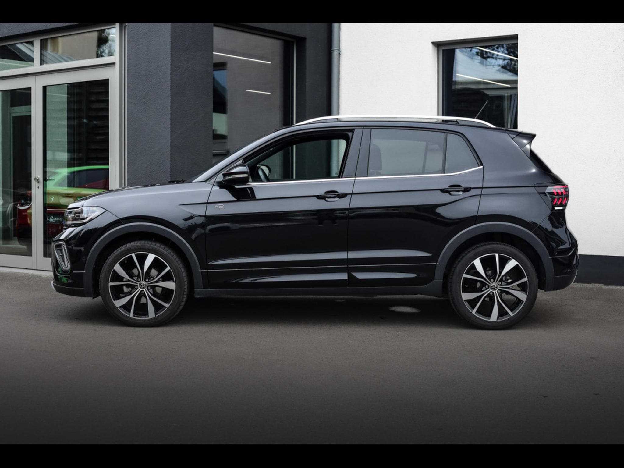 VW T-Cross 1.5 TSI 150 DSG R-LINE (2024) - Foto 2