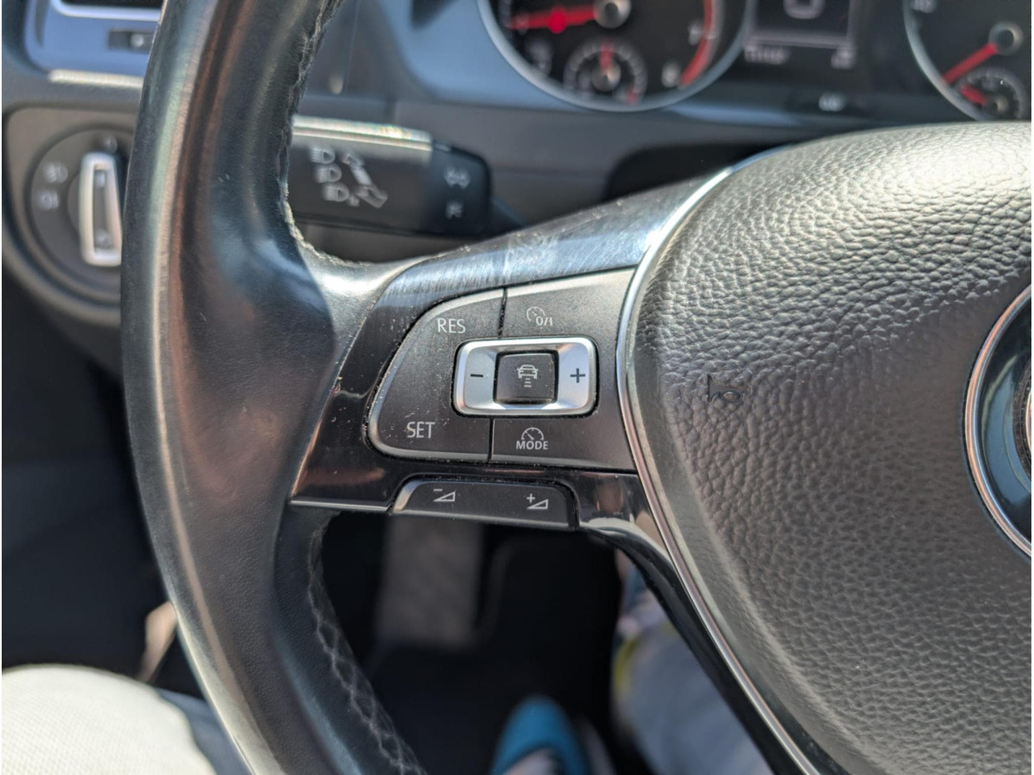 VW Golf COMFORTLINE VII 1.0 TSI 100CV DSG * GARANTIE 36 MOIS * (2018) - Photo 16