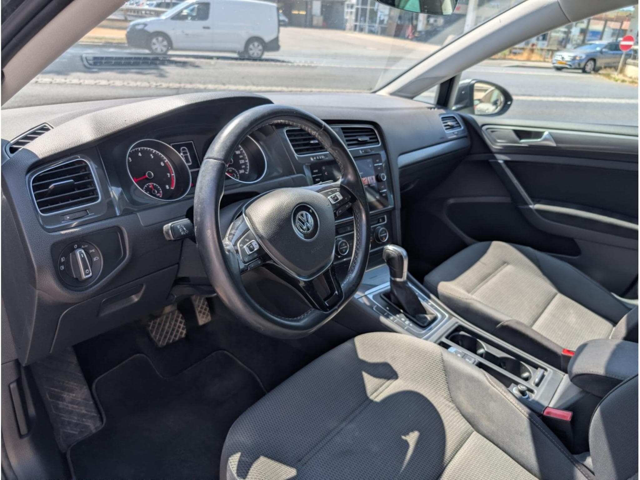 VW Golf COMFORTLINE VII 1.0 TSI 100CV DSG * GARANTIE 36 MOIS * (2018) - Photo 5