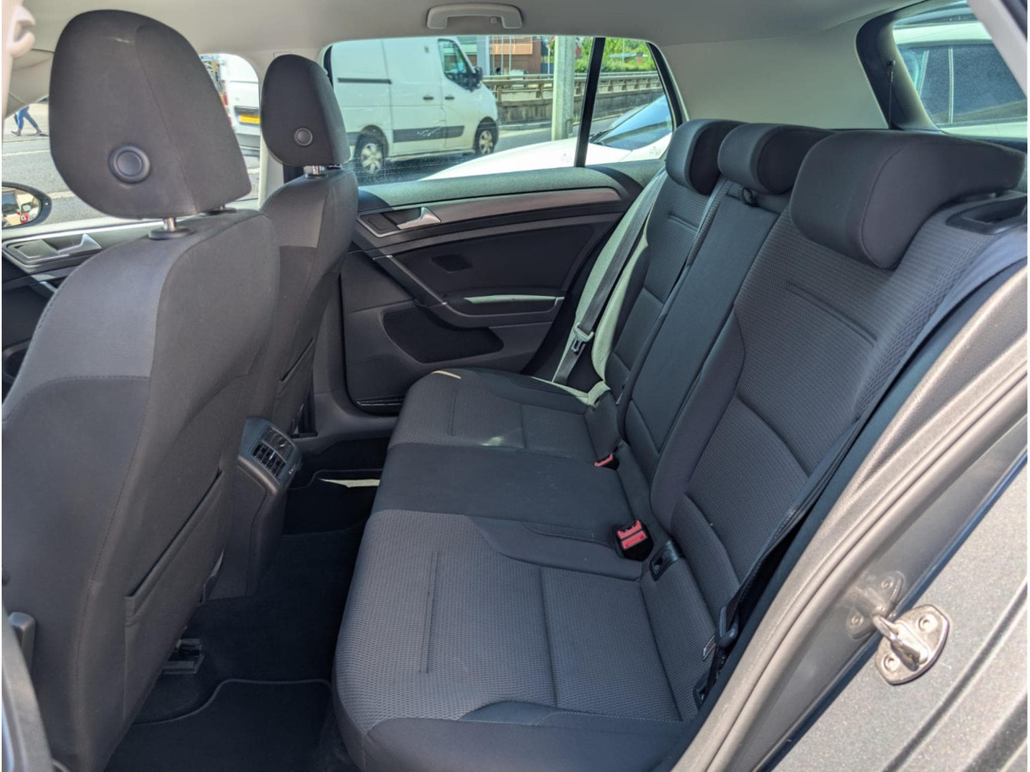 VW Golf COMFORTLINE VII 1.0 TSI 100CV DSG * GARANTIE 36 MOIS * (2018) - Photo 8