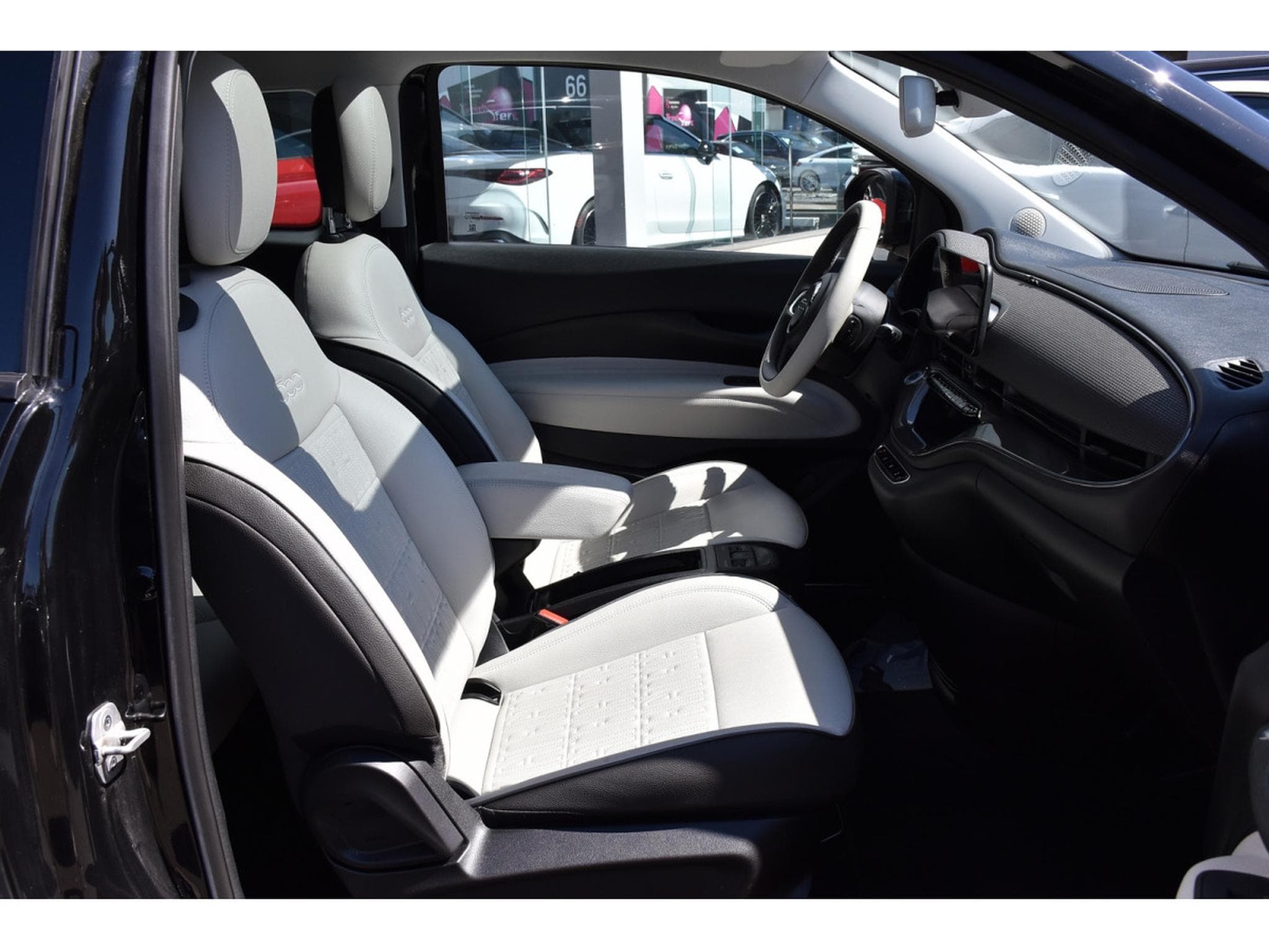 Fiat 500 42 kWh La Prima ACC CO DRIVER PANO CAM 1° MAIN (2023) - Photo 7
