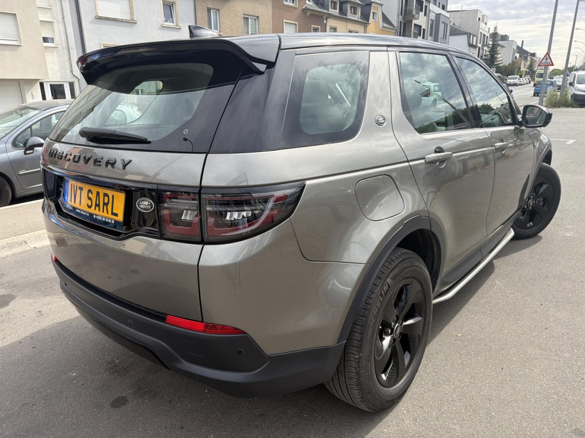 Land-Rover Discovery Sport P300e HYBRIDE SE AWD PHEV AUT. (2020) - Foto 7