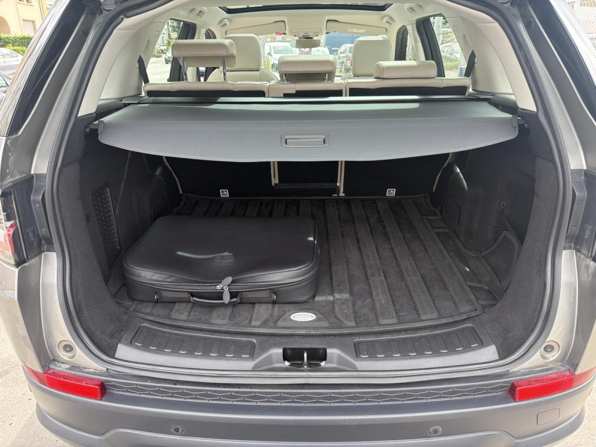 Land-Rover Discovery Sport P300e HYBRIDE SE AWD PHEV AUT. (2020) - Foto 9