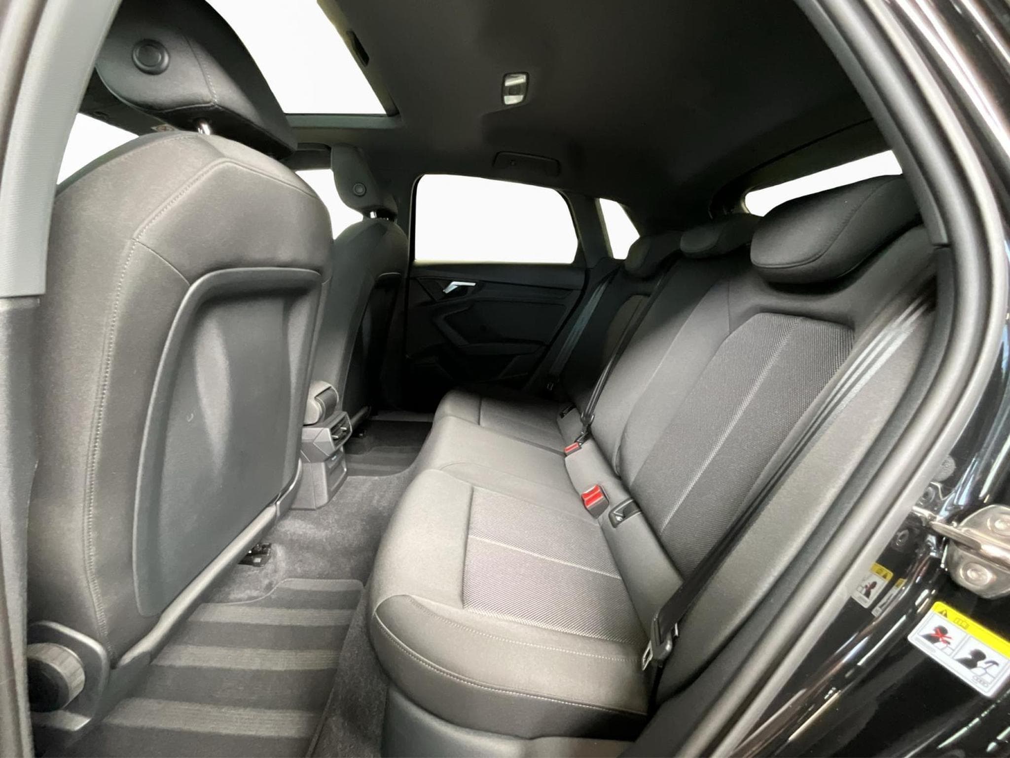 Audi A3 SB+S-Line+35TDI+Led+Pano+P.Business (2023) - Photo 16