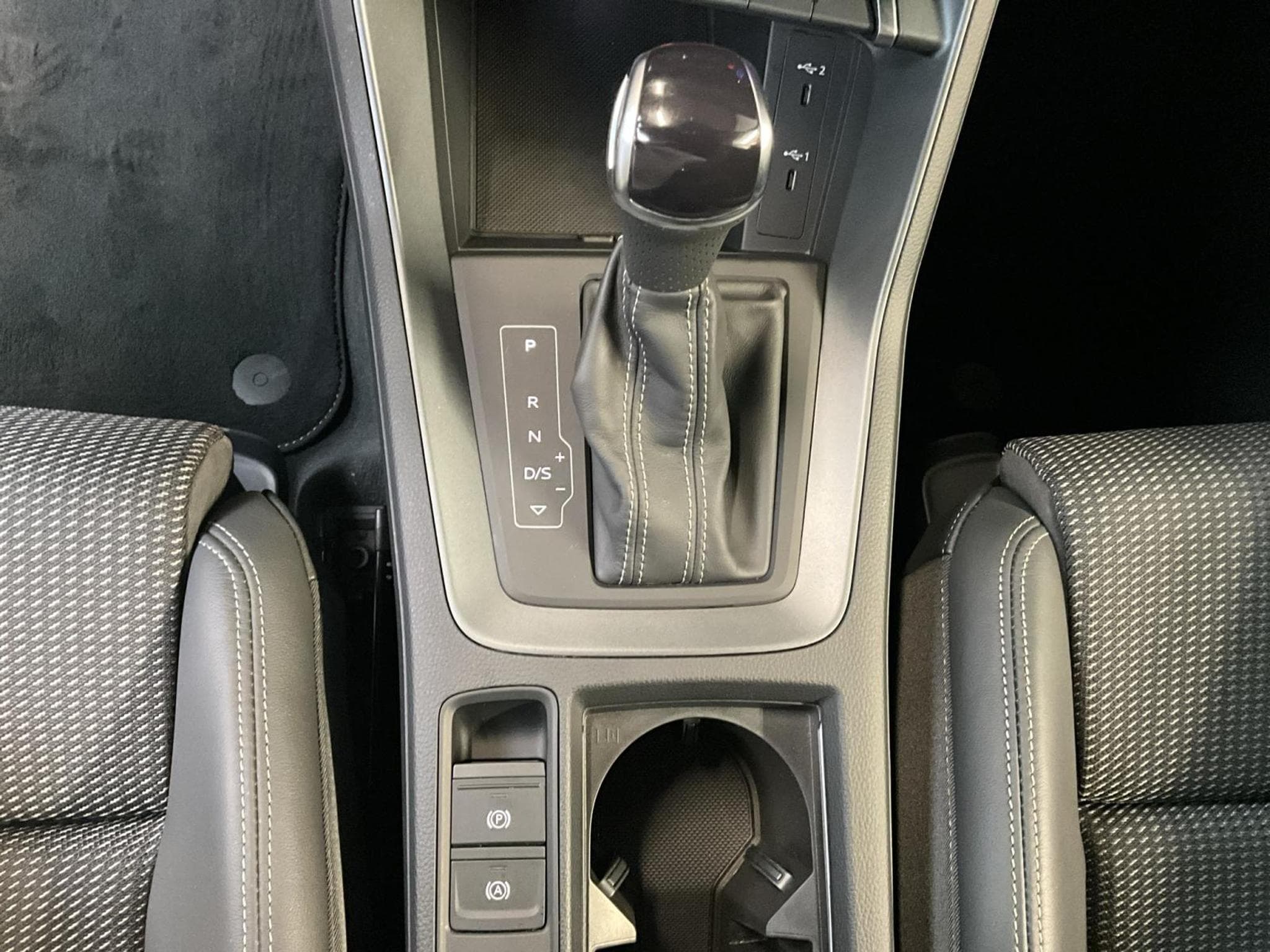 Audi Q3 SB+S-line+S-Tronic+P.Premium+Black-Style (2025) - Foto 12