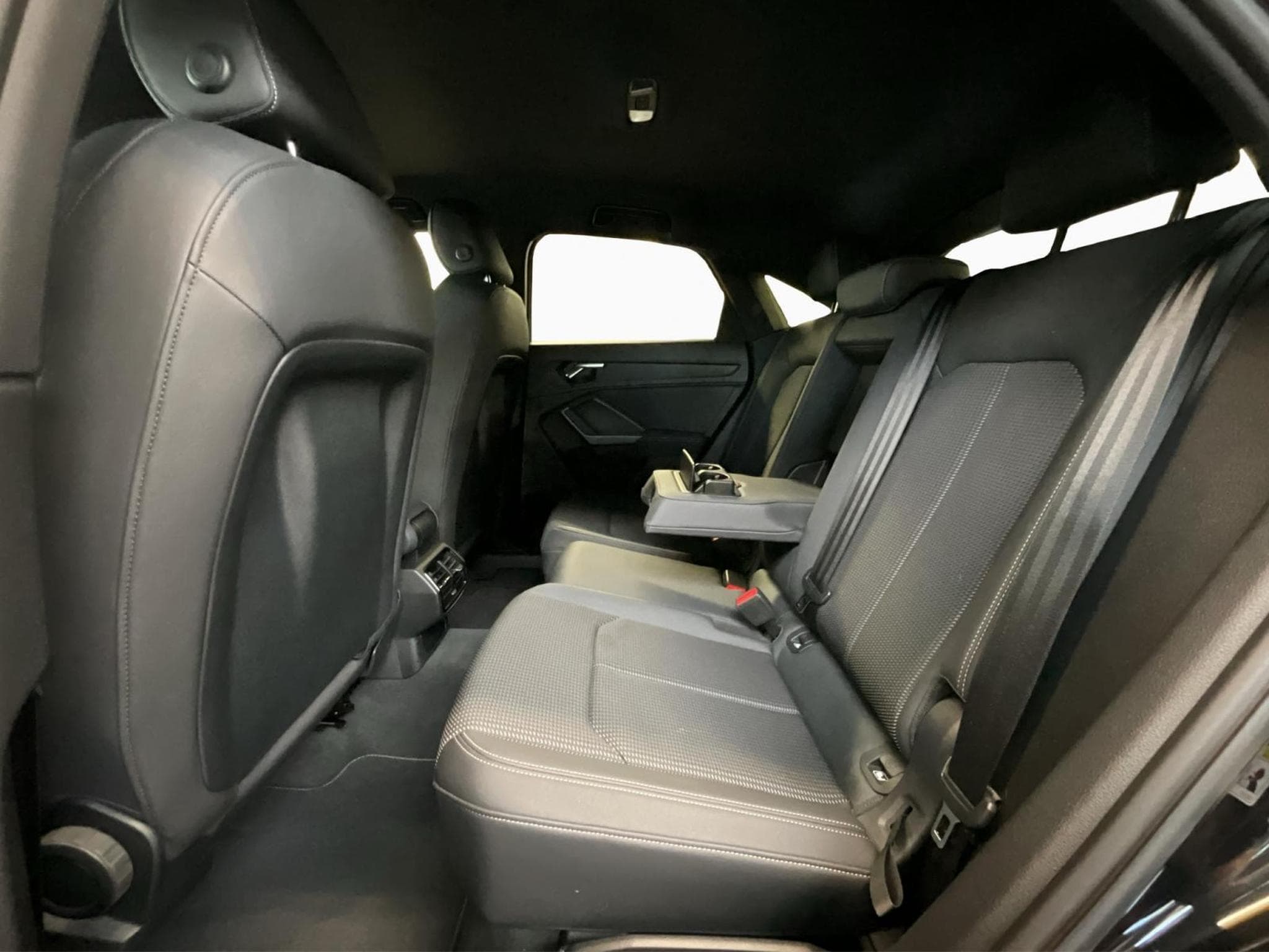 Audi Q3 SB+S-line+S-Tronic+P.Premium+Black-Style (2025) - Foto 15