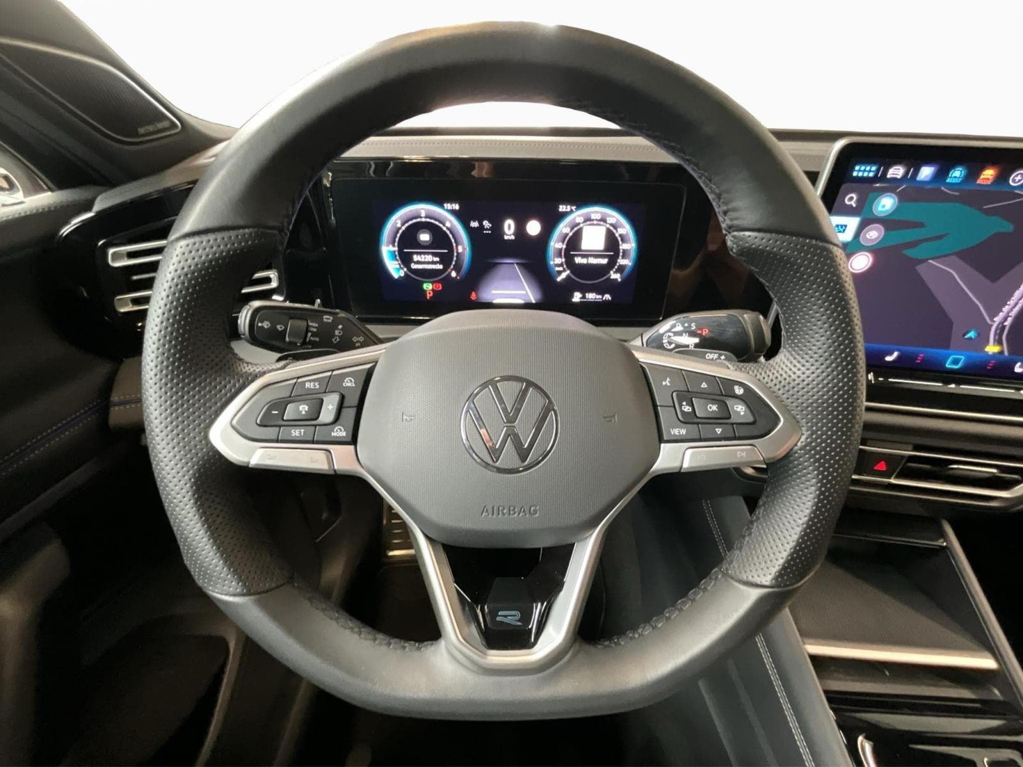 VW Tiguan R-Line+DSG+Harman+Black-Style+Pano+P.Assistance (2024) - Foto 10