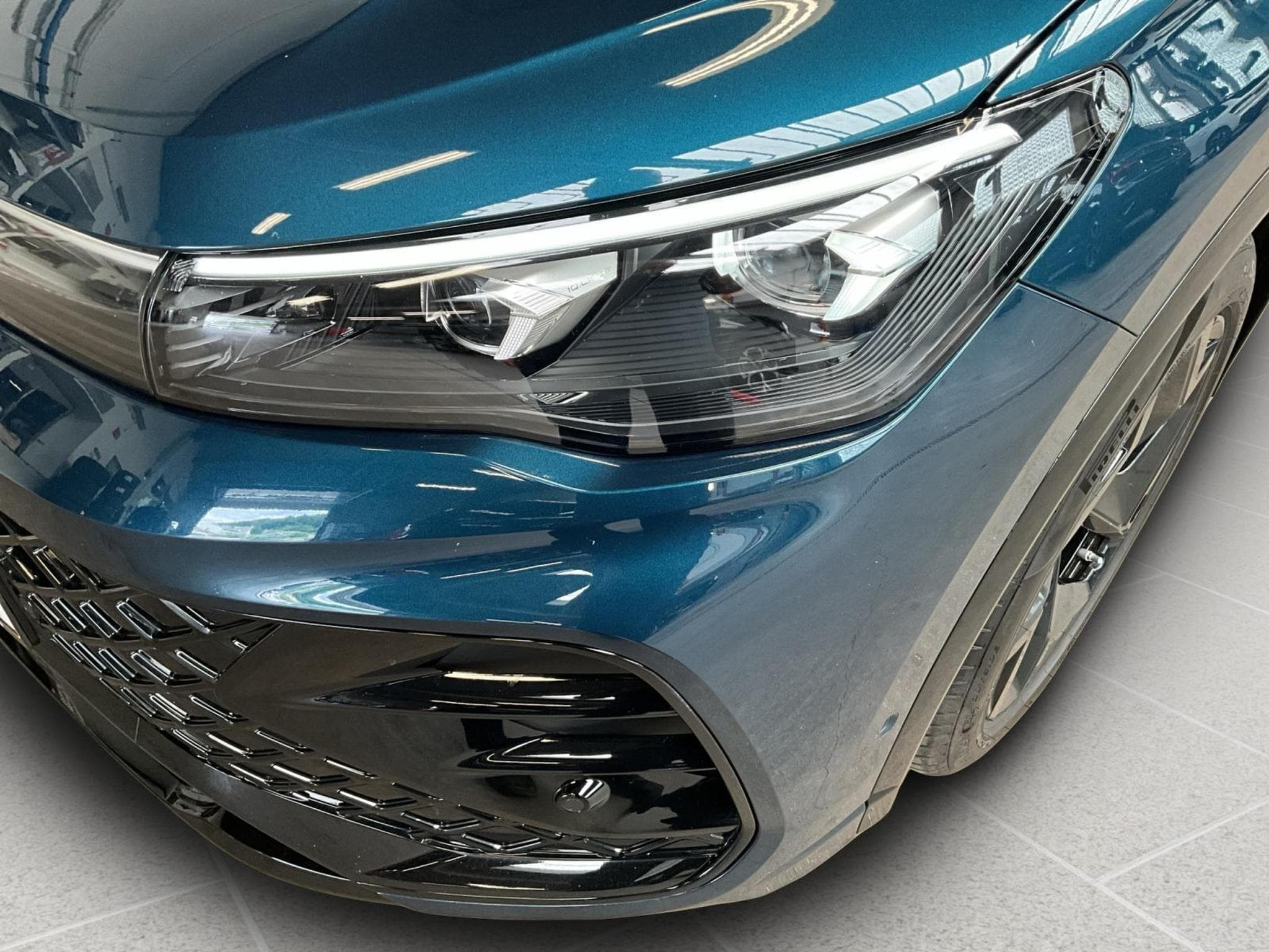 VW Tiguan R-Line+DSG+Harman+Black-Style+Pano+P.Assistance (2024) - Foto 18