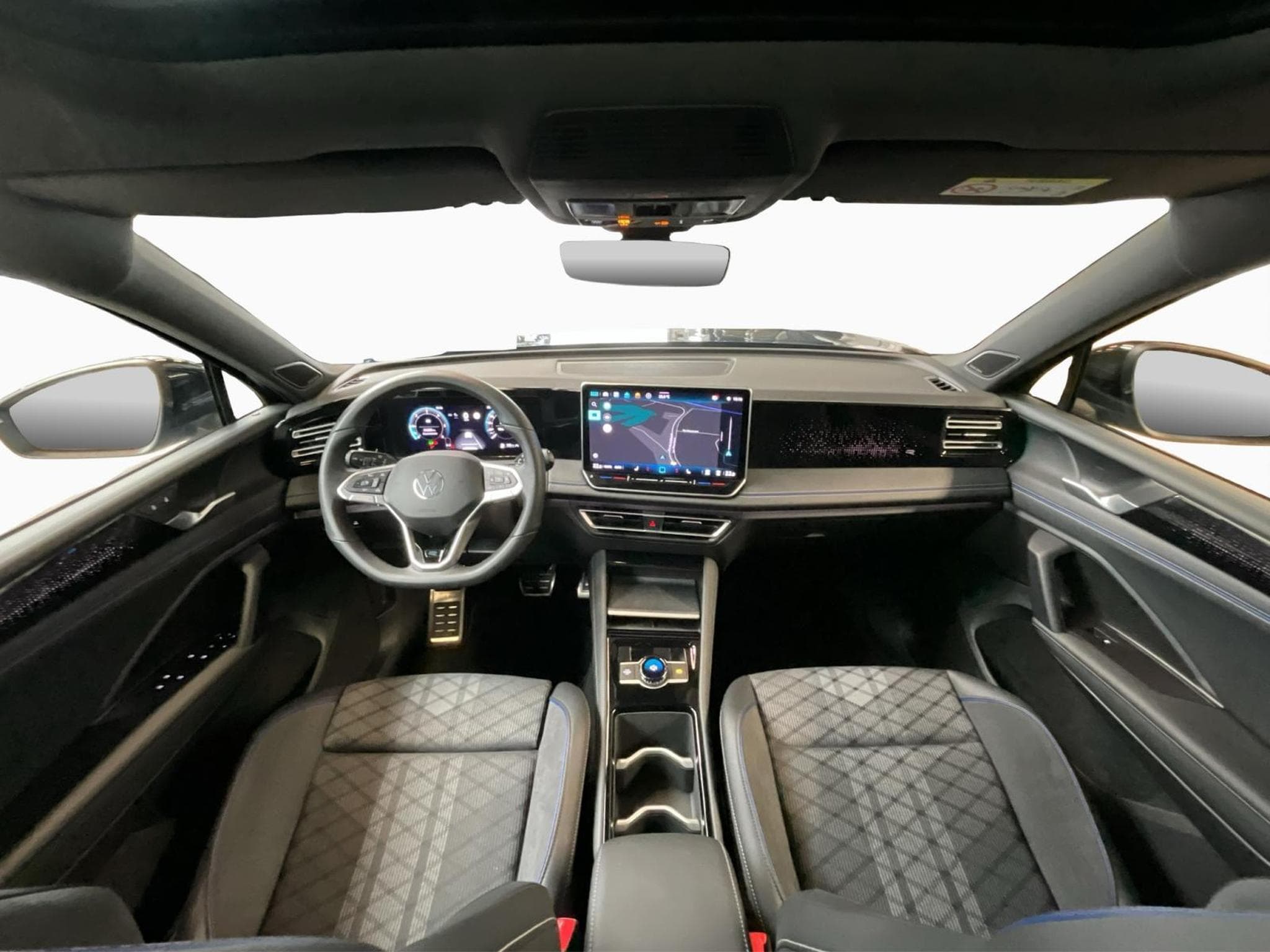 VW Tiguan R-Line+DSG+Harman+Black-Style+Pano+P.Assistance (2024) - Foto 2