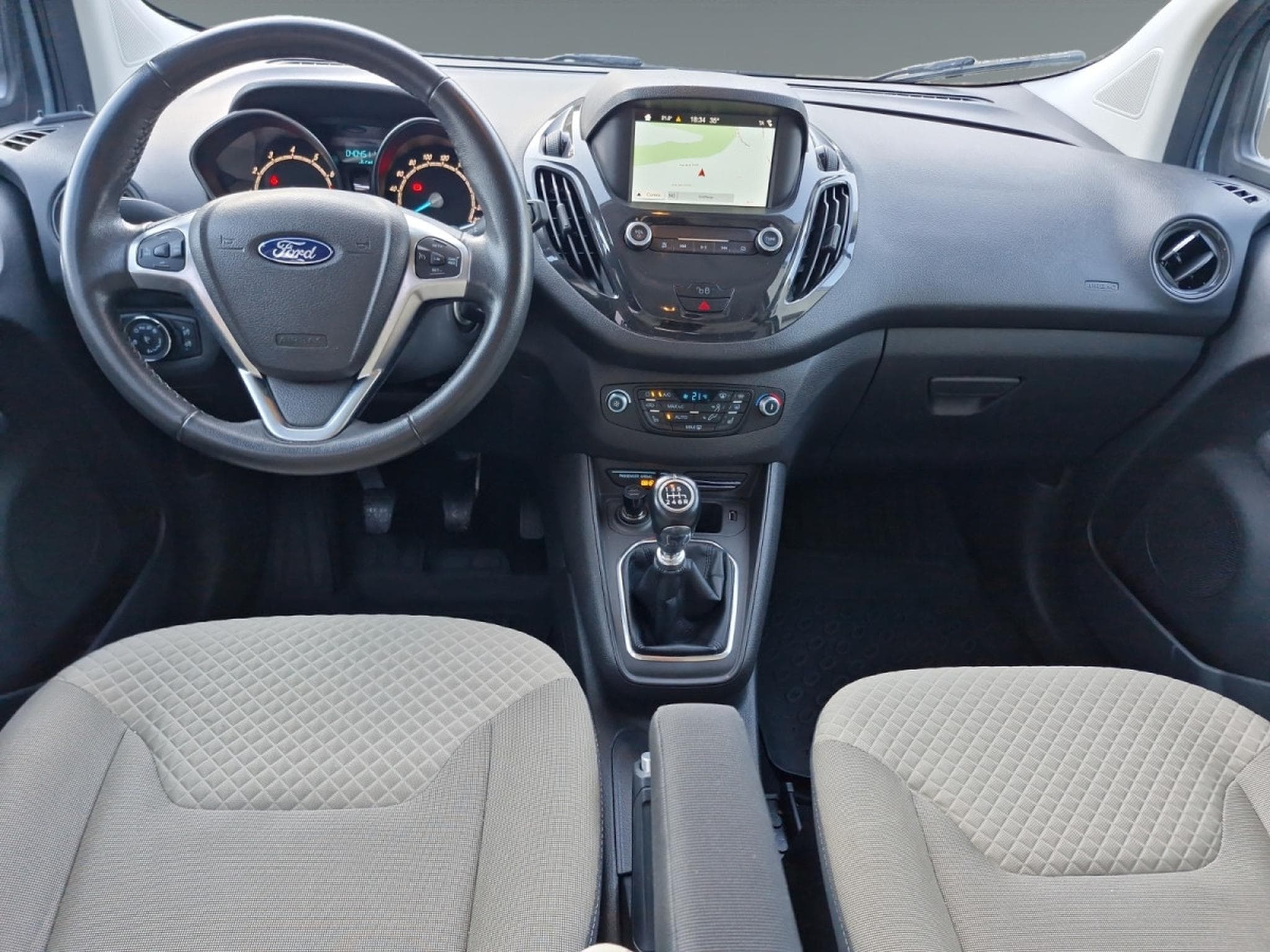 Ford Tourneo 1.0 EcoBoost Titanium (2018) - Photo 12