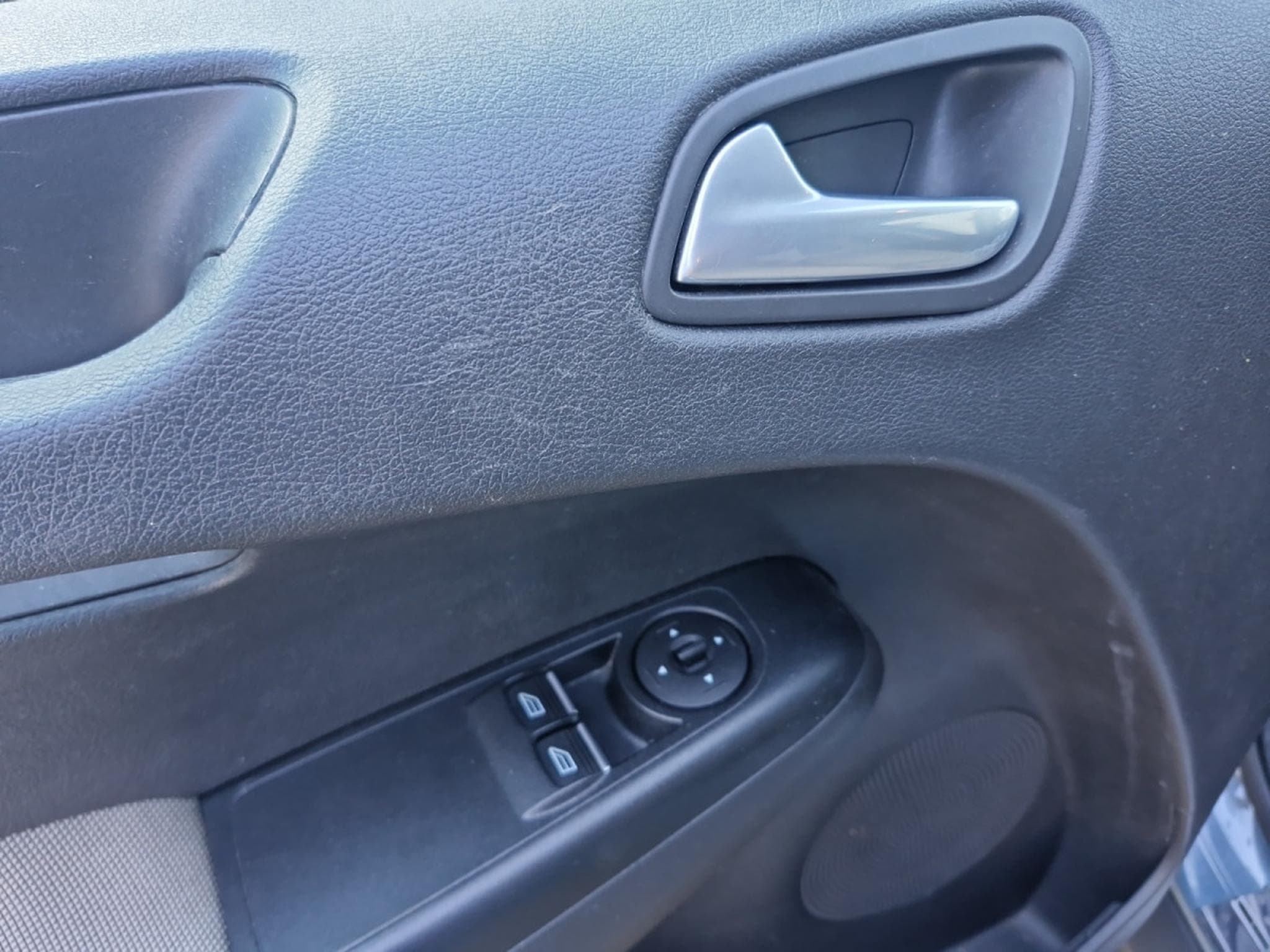 Ford Tourneo 1.0 EcoBoost Titanium (2018) - Photo 17
