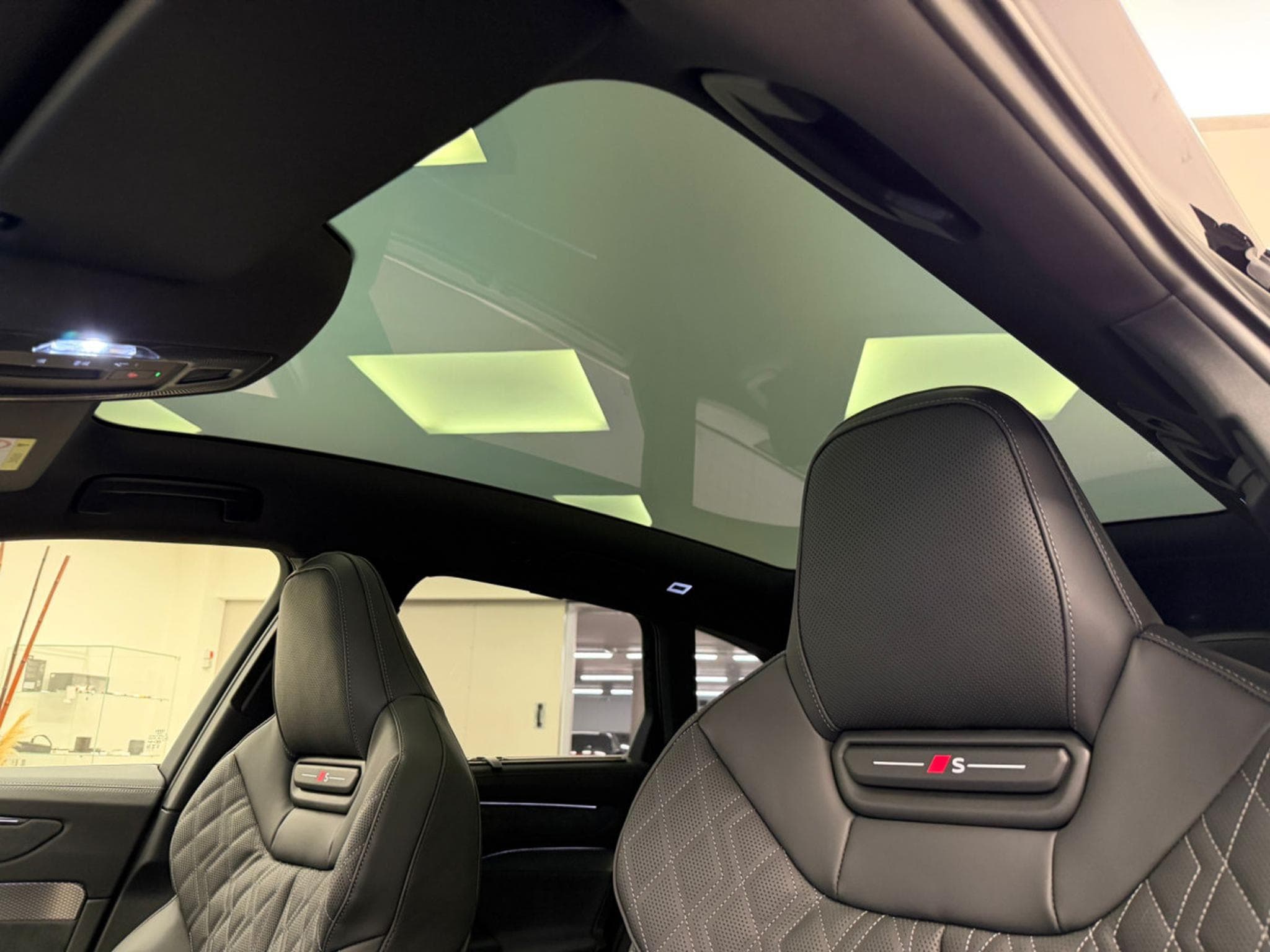 Audi A6 Avant e-hybrid S line 367 CH / 270 kW S tronic (2026) - Foto 5