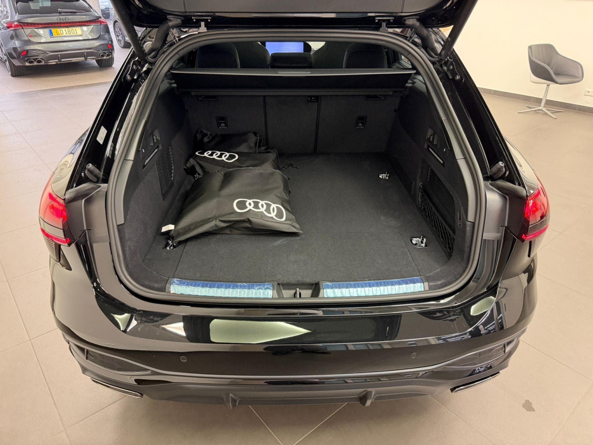 Audi A6 Avant e-hybrid S line 367 CH / 270 kW S tronic (2026) - Foto 8